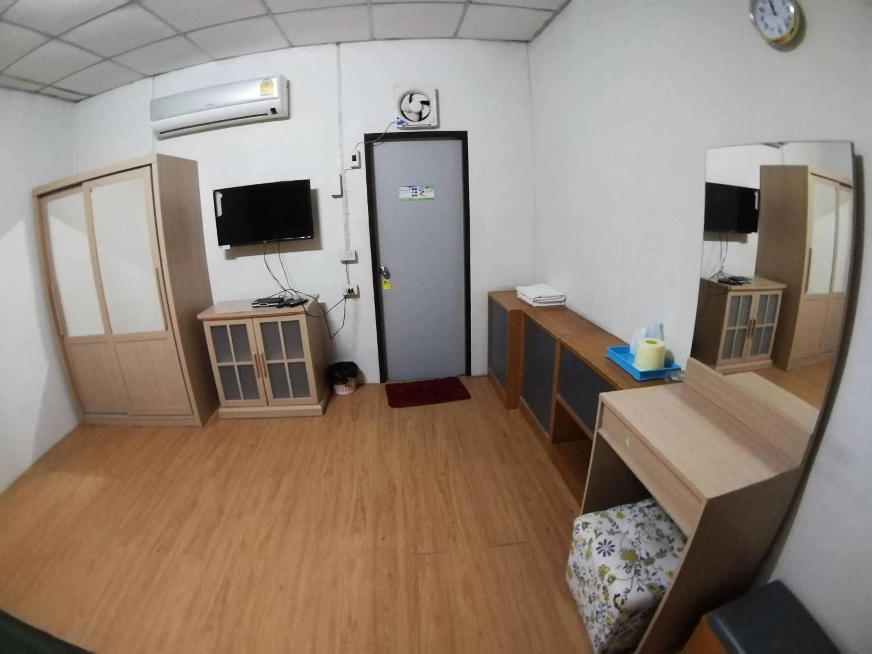 Photo of the whole room in PuengLuang Hotel