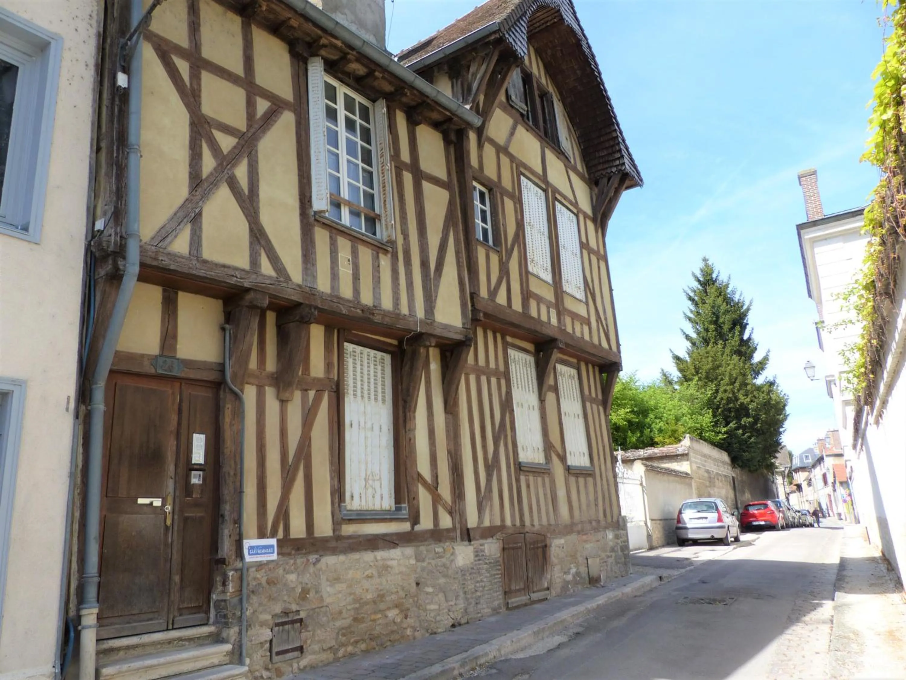 One-Bedroom Apartment in L'Oiseau De La Cathédrale - Calme - Jardin - Wifi