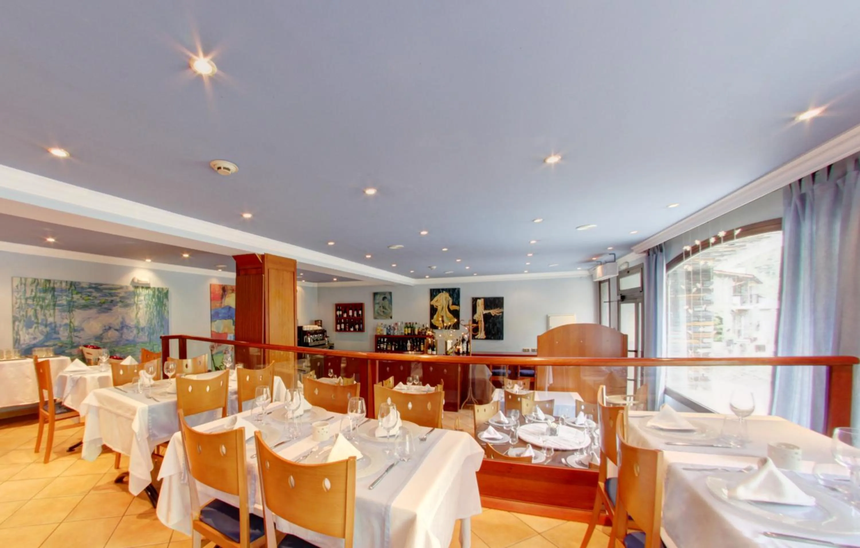 Restaurant/places to eat in Hotel Montané