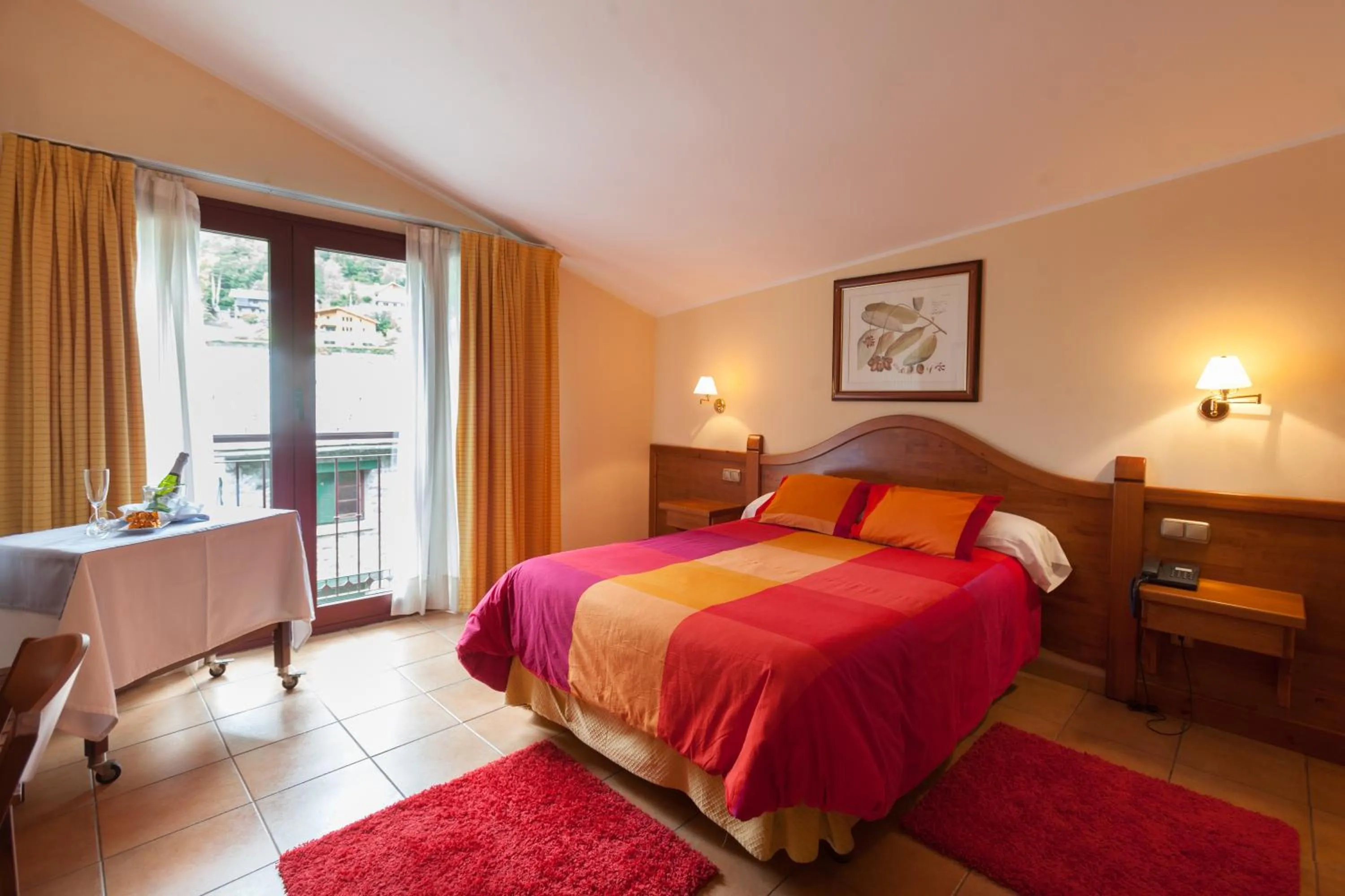 Day, Bed in Hotel Montané