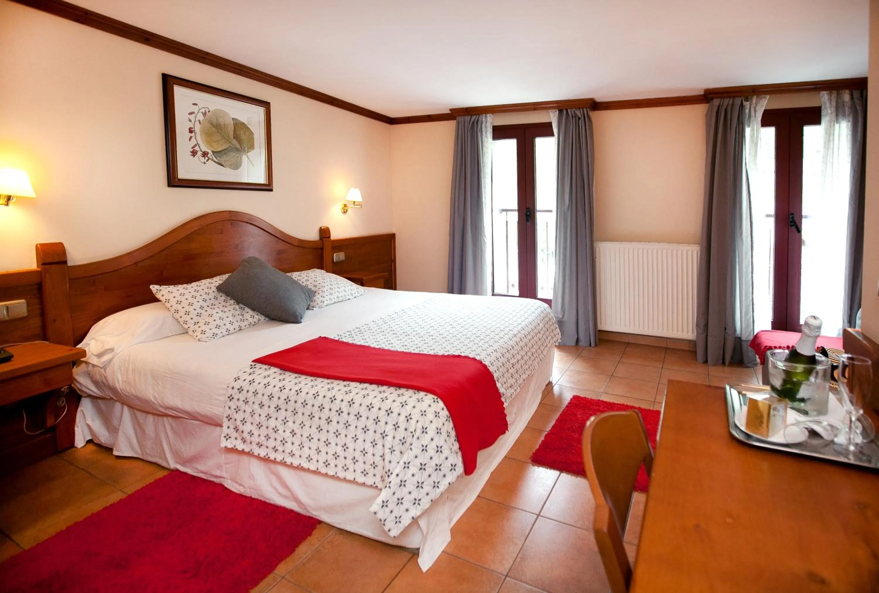 Day, Bed in Hotel Montané