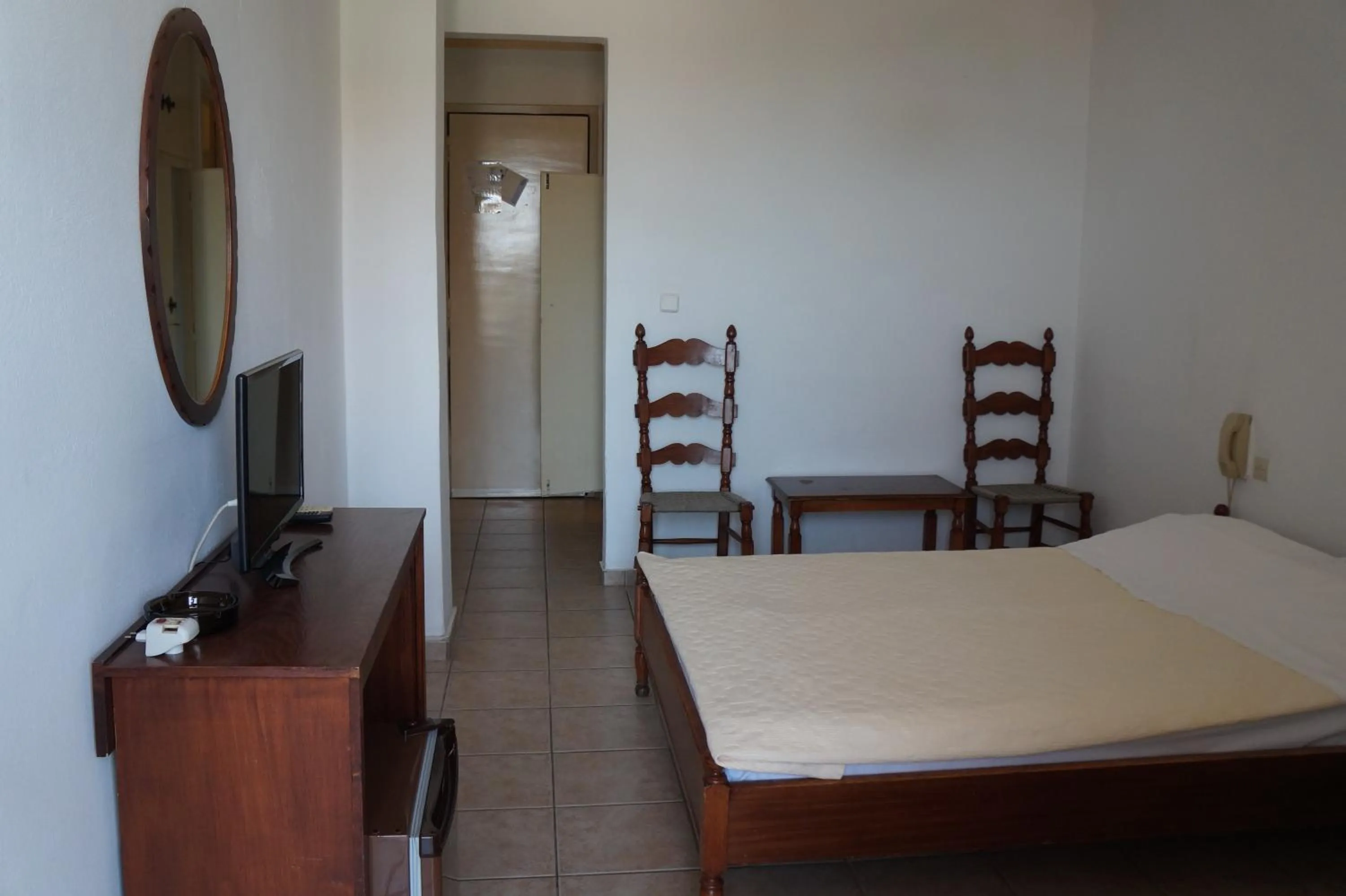Large Double Room in Lemonies