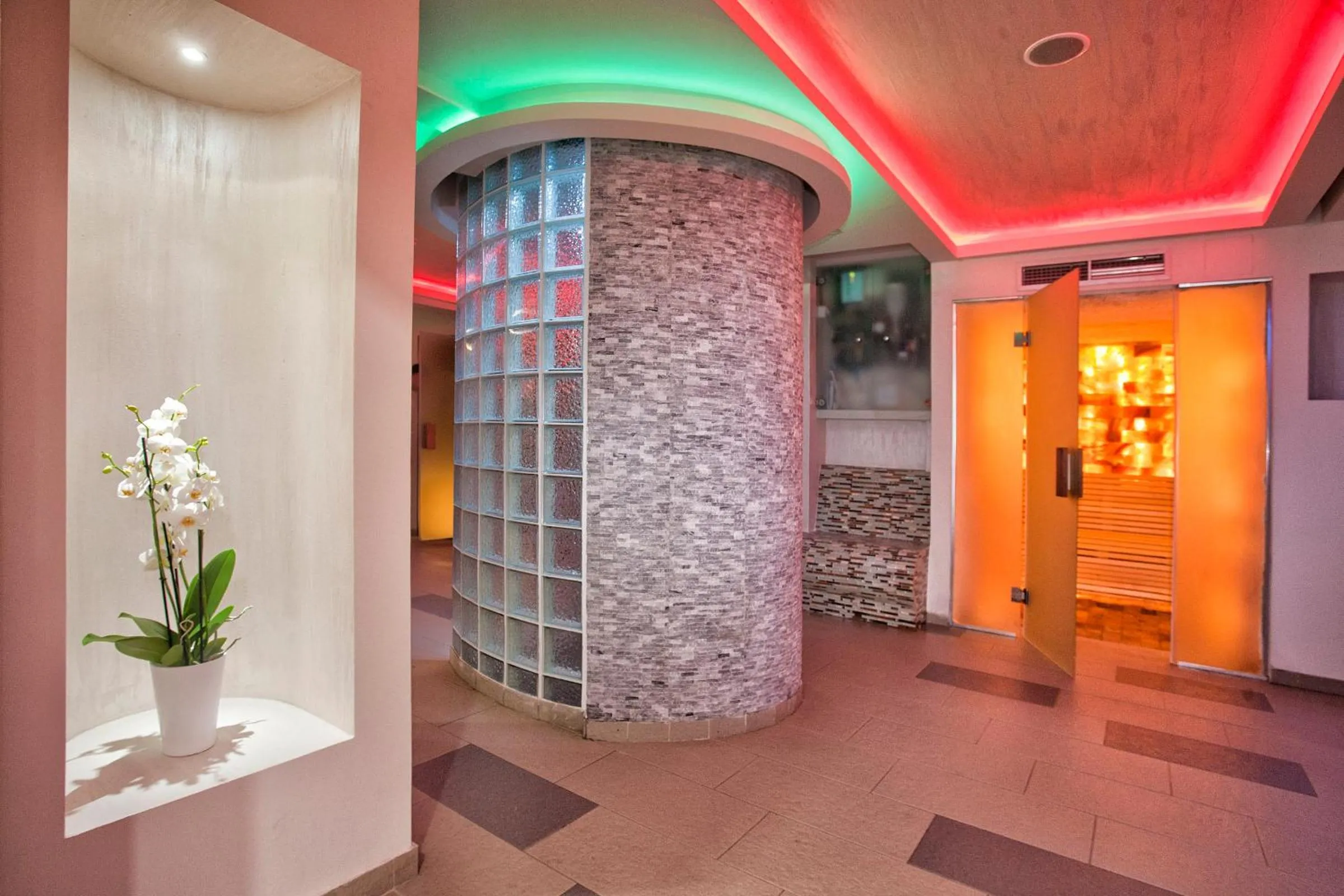 Spa and wellness centre/facilities in Wellness & Spa Hotel ACD