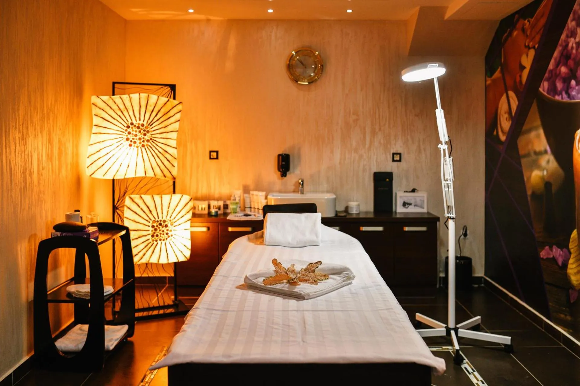 Massage, Bed in Wellness & Spa Hotel ACD
