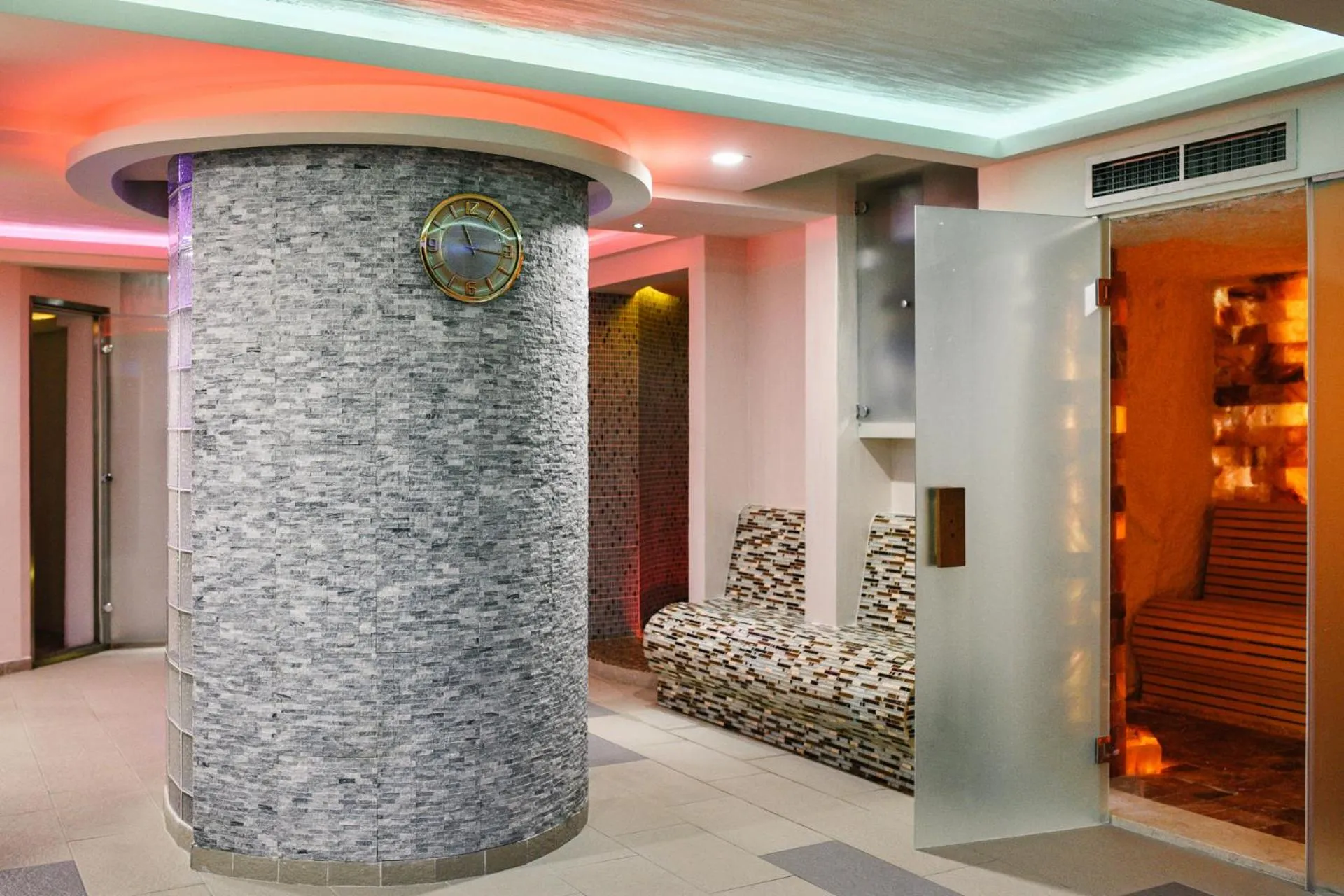 Spa and wellness centre/facilities in Wellness & Spa Hotel ACD