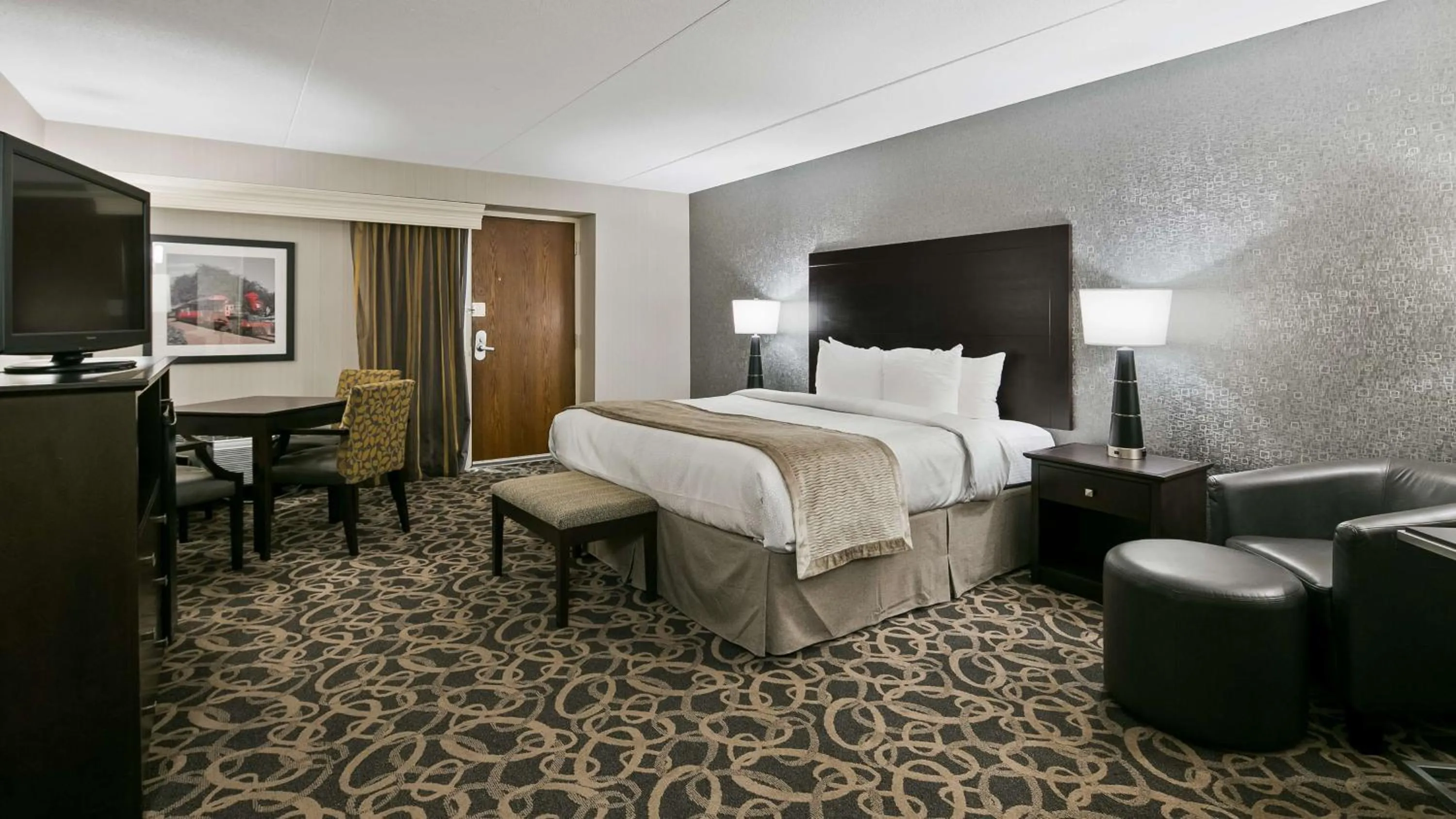 Bedroom, Bed in Best Western Ramkota Hotel Aberdeen