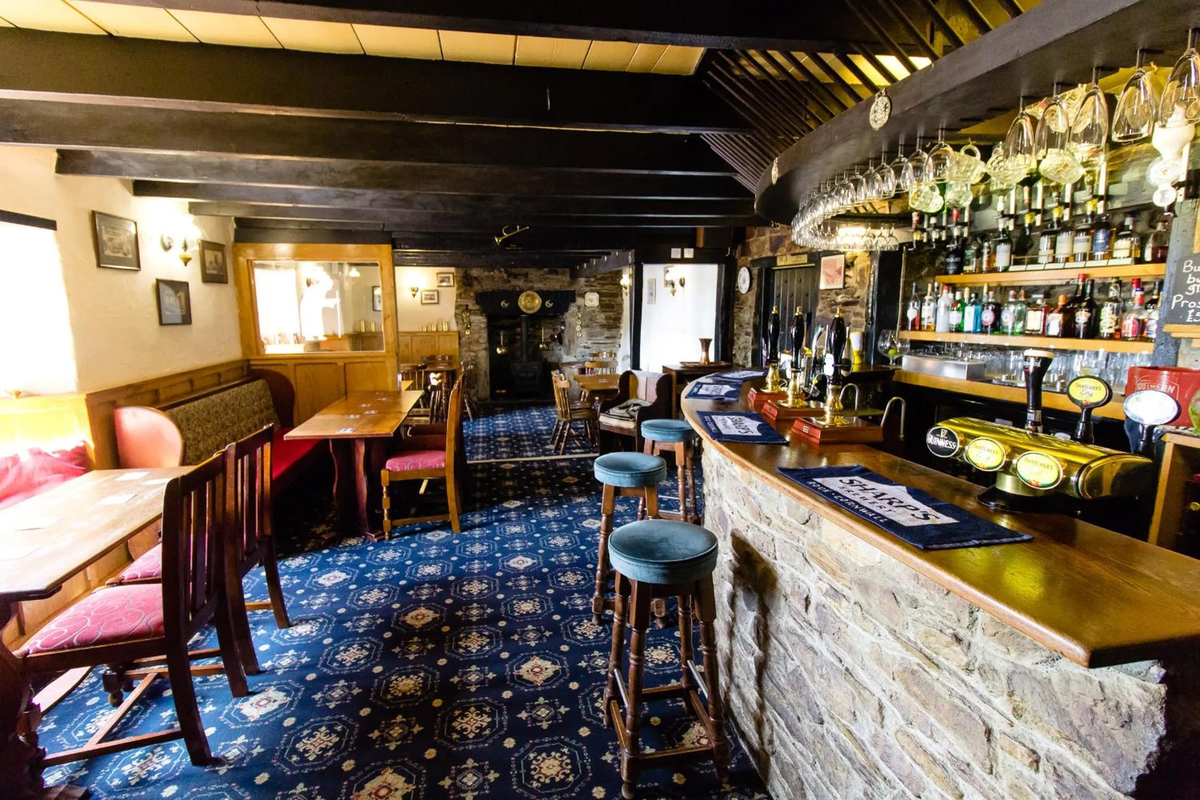 Lounge or bar in The Weary Friar Inn