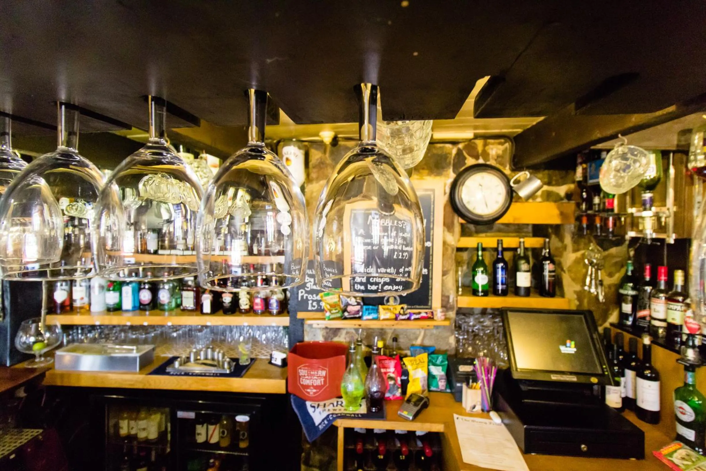 Alcoholic drinks in The Weary Friar Inn