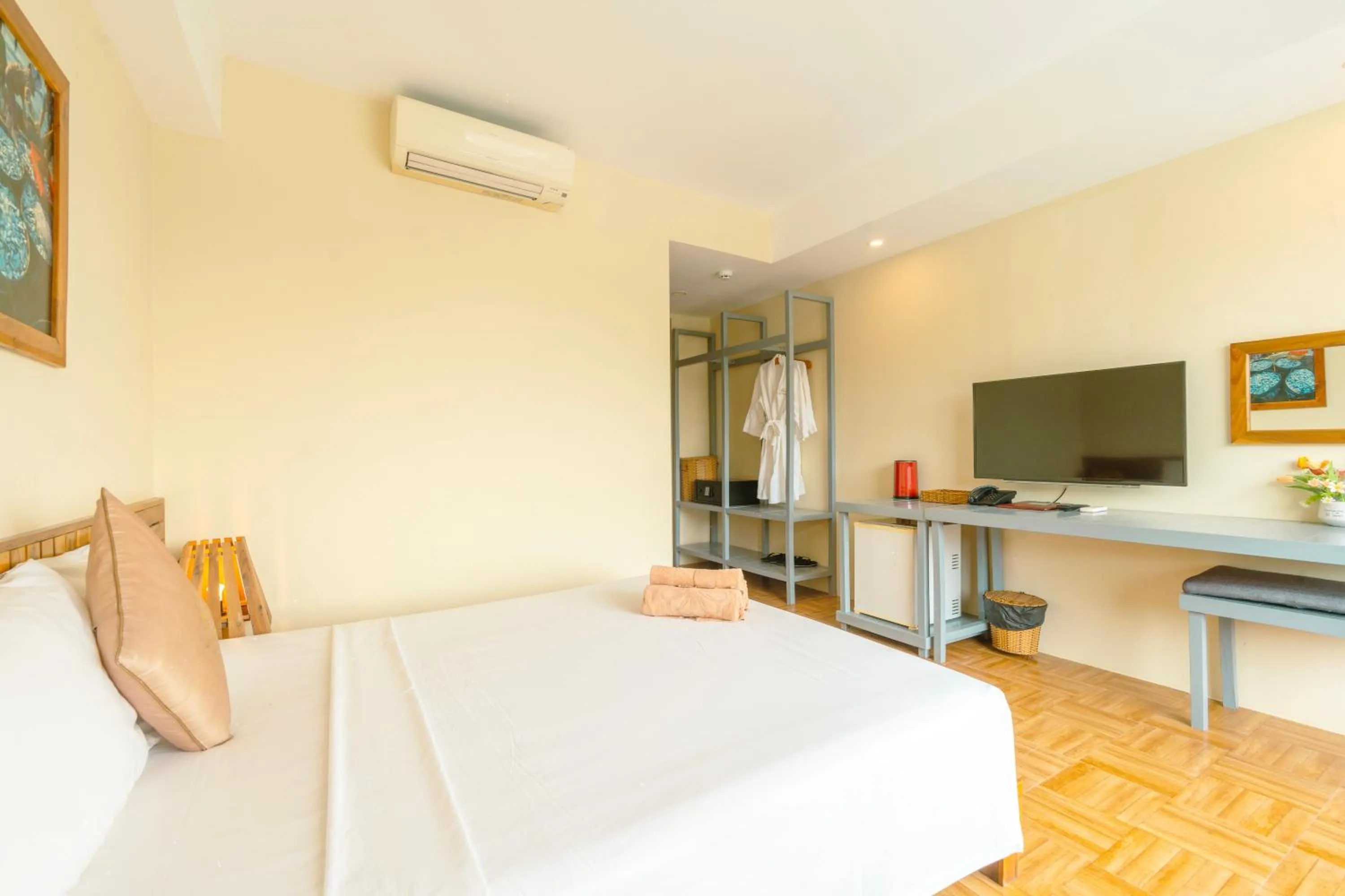 Bed in Golden Daisy Hotel Phu Quoc