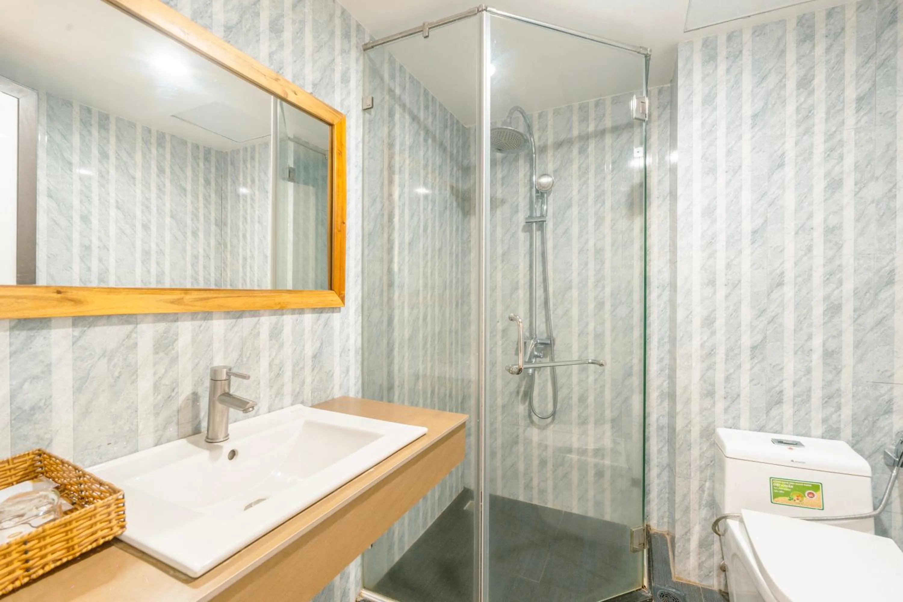 Shower in Golden Daisy Hotel Phu Quoc
