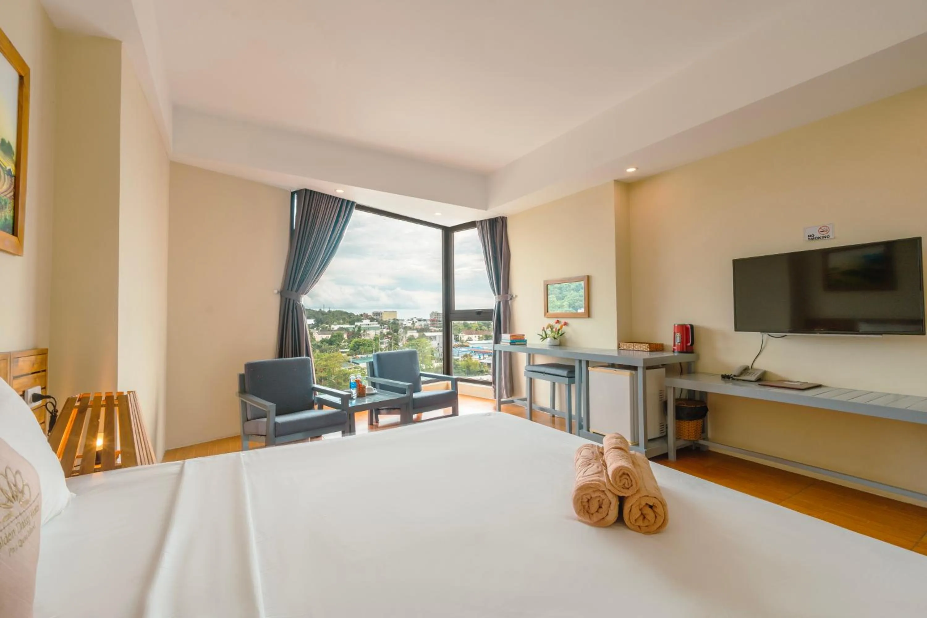 Bedroom, Bed in Golden Daisy Hotel Phu Quoc