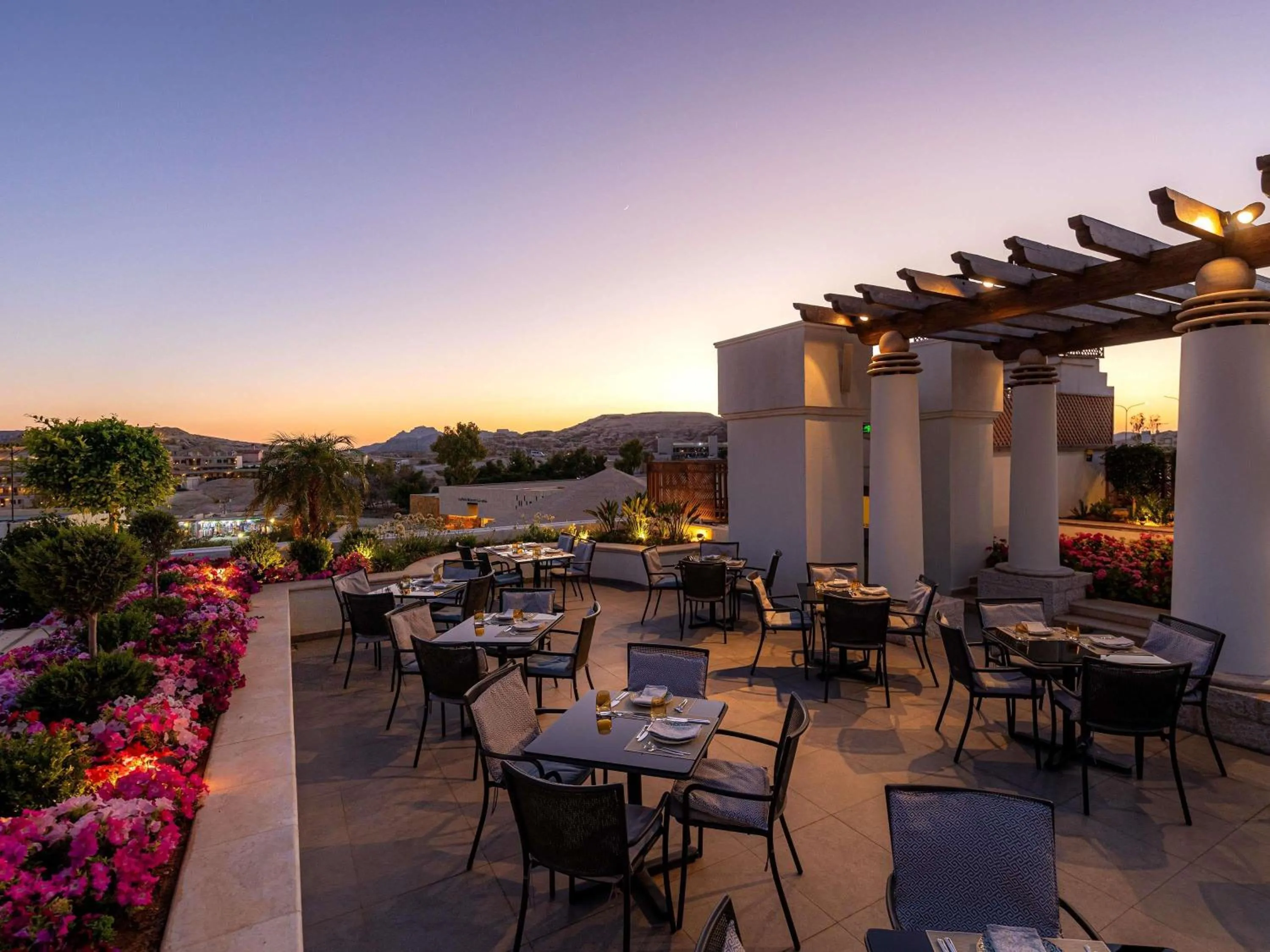 Restaurant/places to eat in Mövenpick Resort Petra