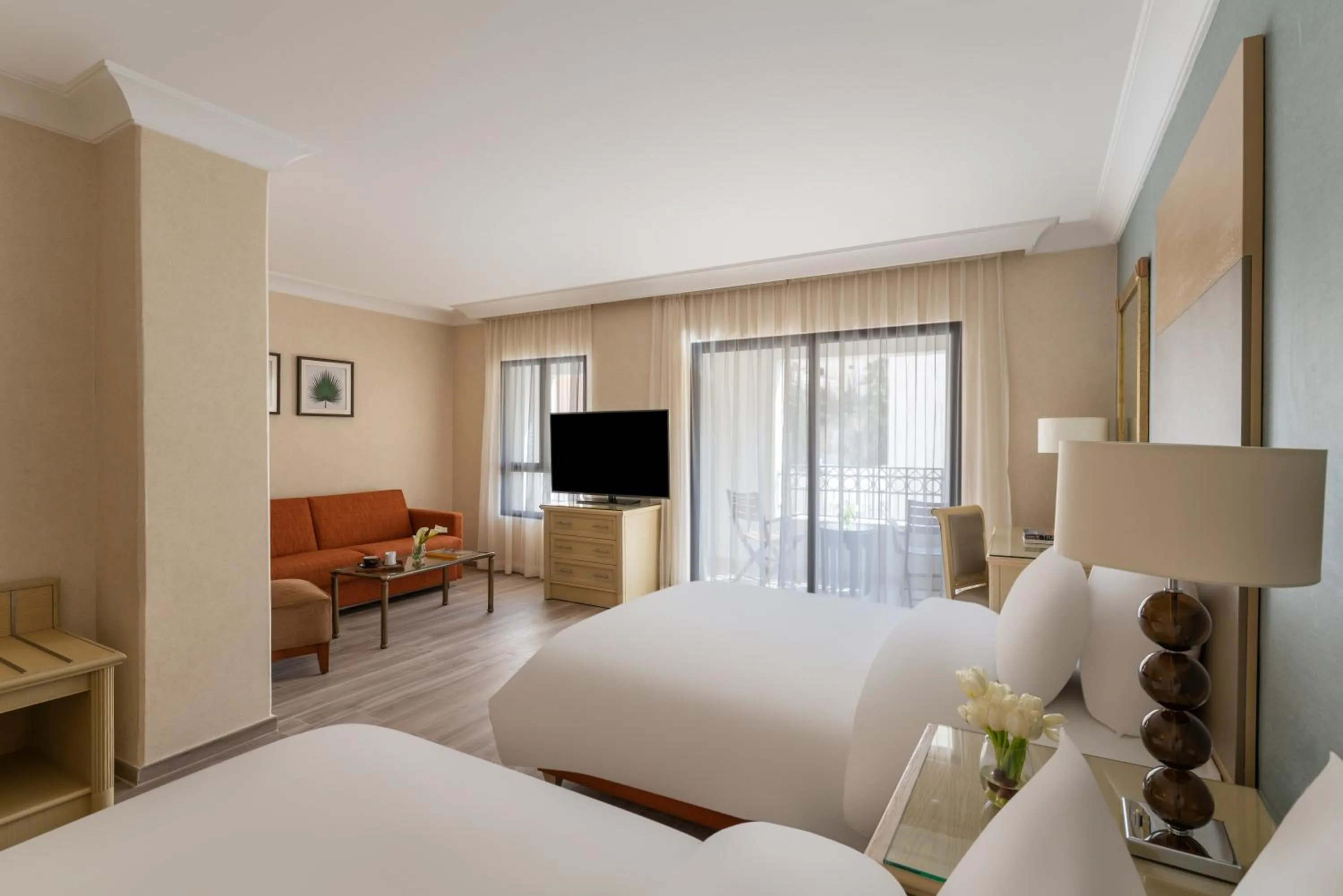 Balcony/Terrace, Bed in Mövenpick Resort Petra