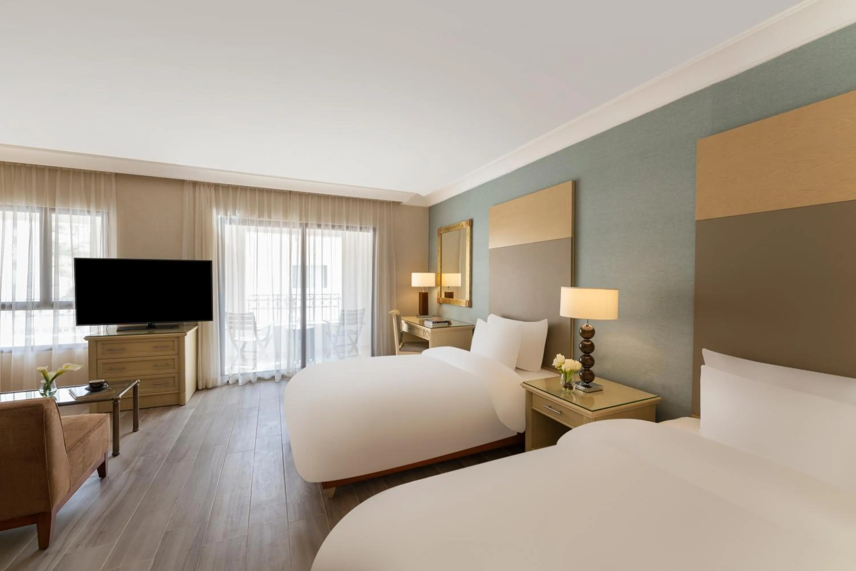 Balcony/Terrace, Bed in Mövenpick Resort Petra