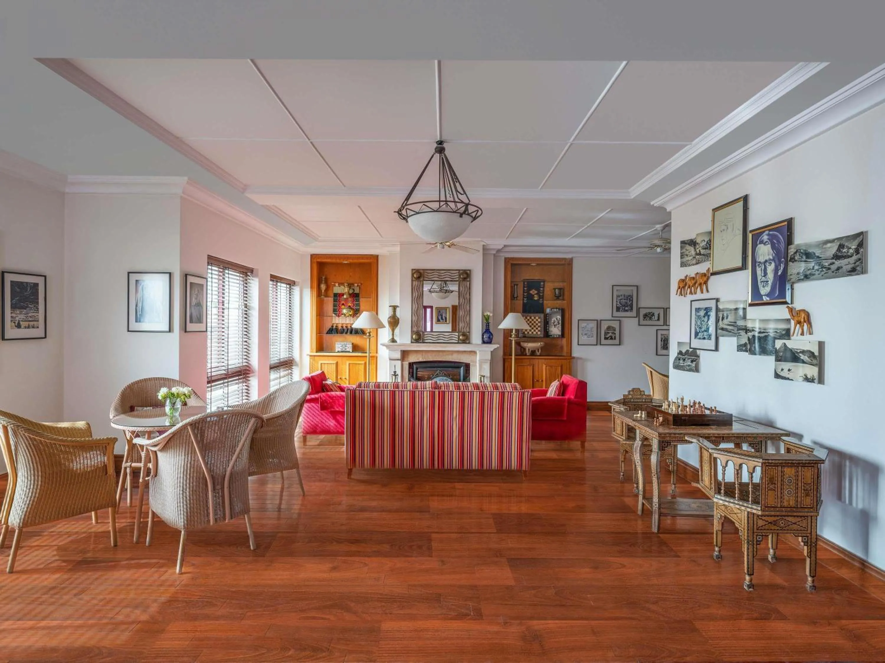 Lounge or bar in Mövenpick Resort Petra