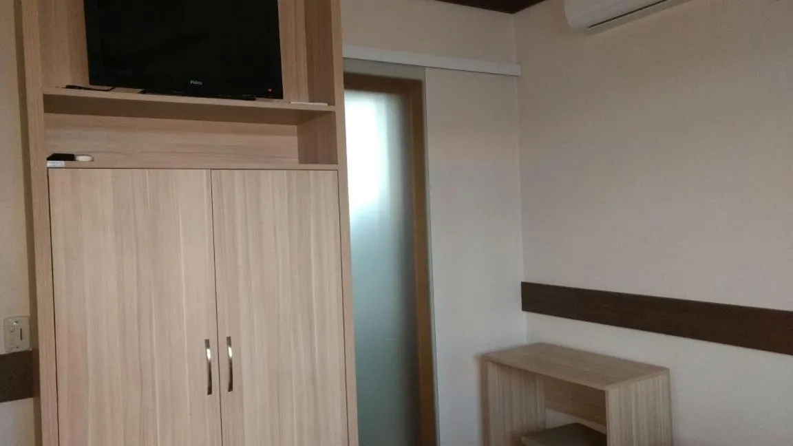 Santa Clara Hotel e Restaurante