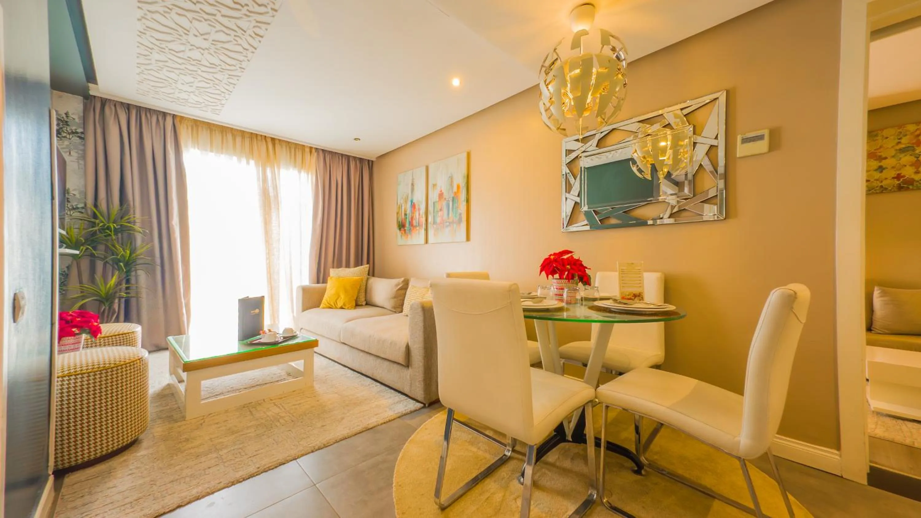 Living room in RENT-INN Suites Hotel