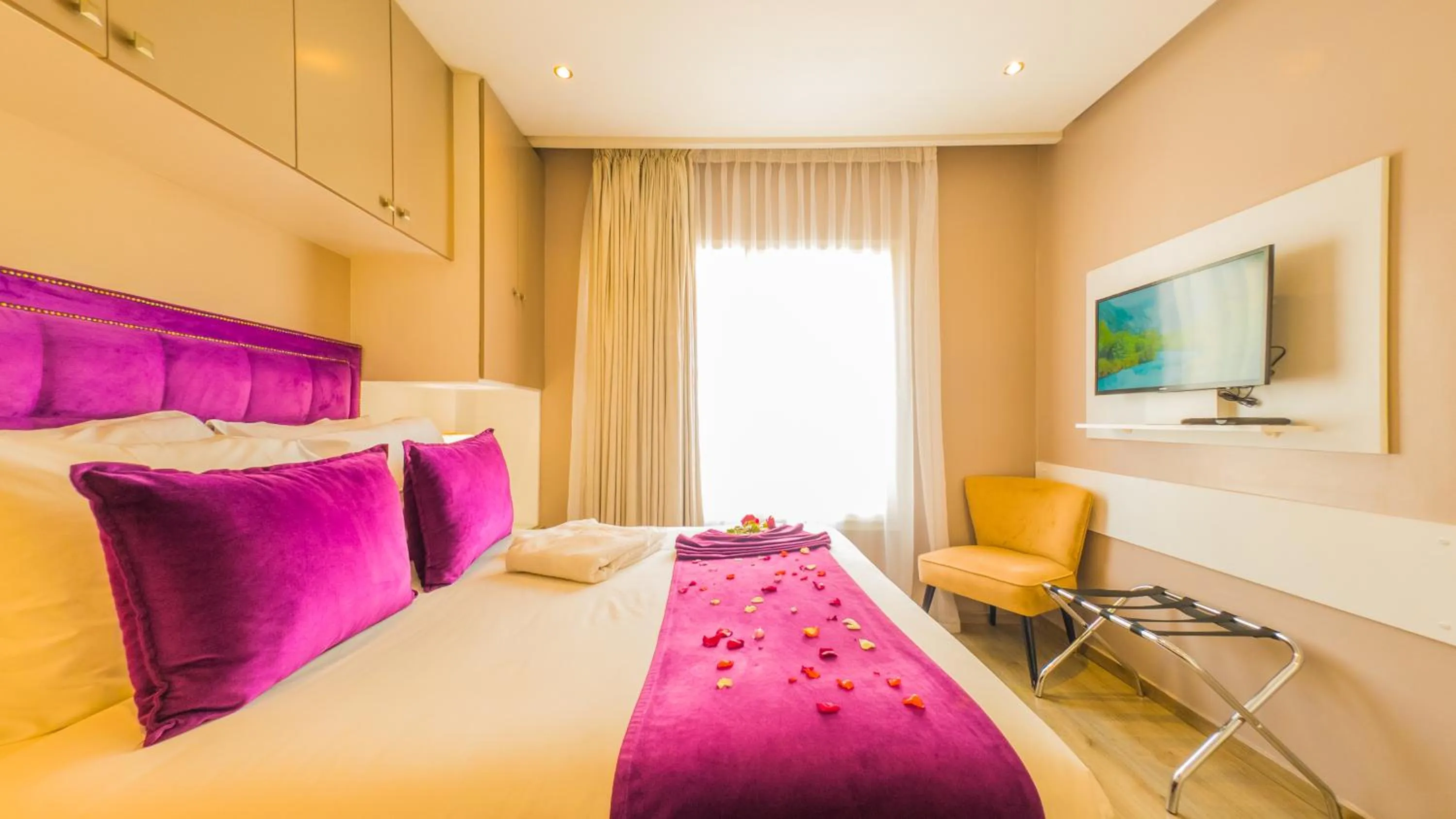 Bedroom, Bed in RENT-INN Suites Hotel