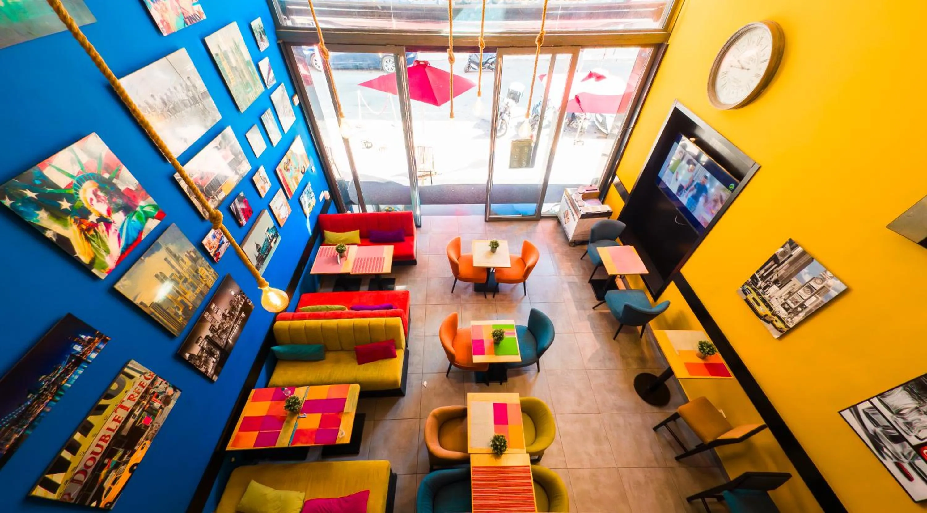 Restaurant/places to eat in RENT-INN Suites Hotel