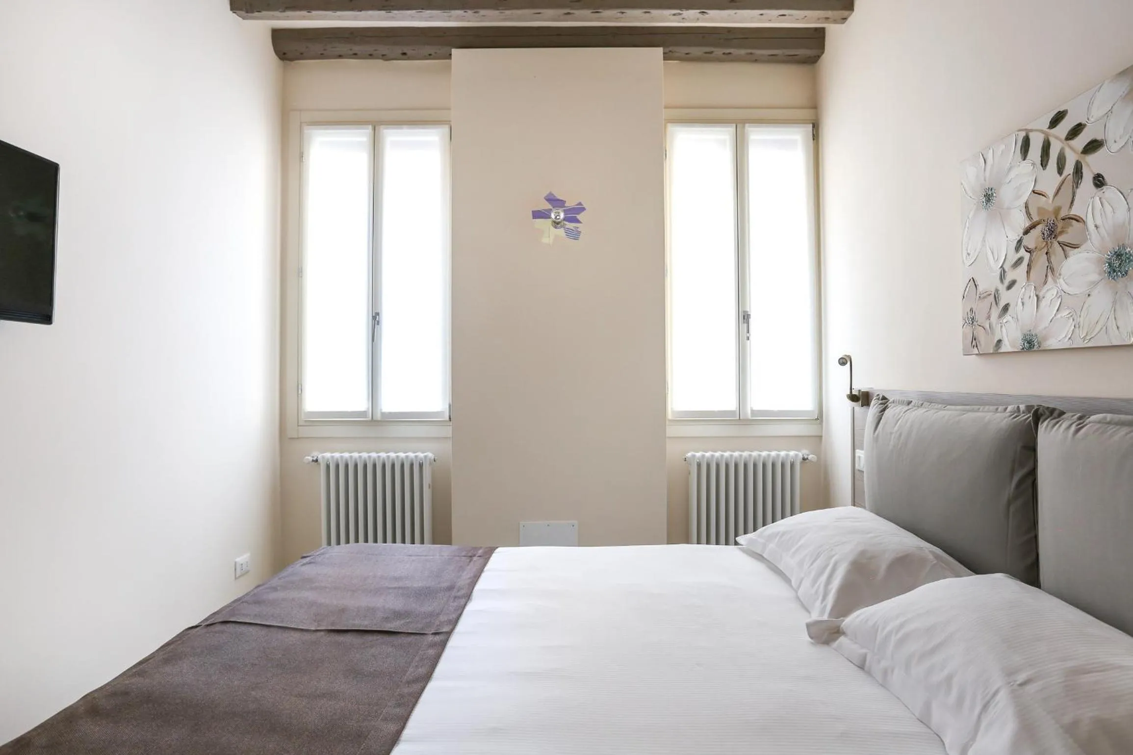 Bed in Rialto Suite 1602