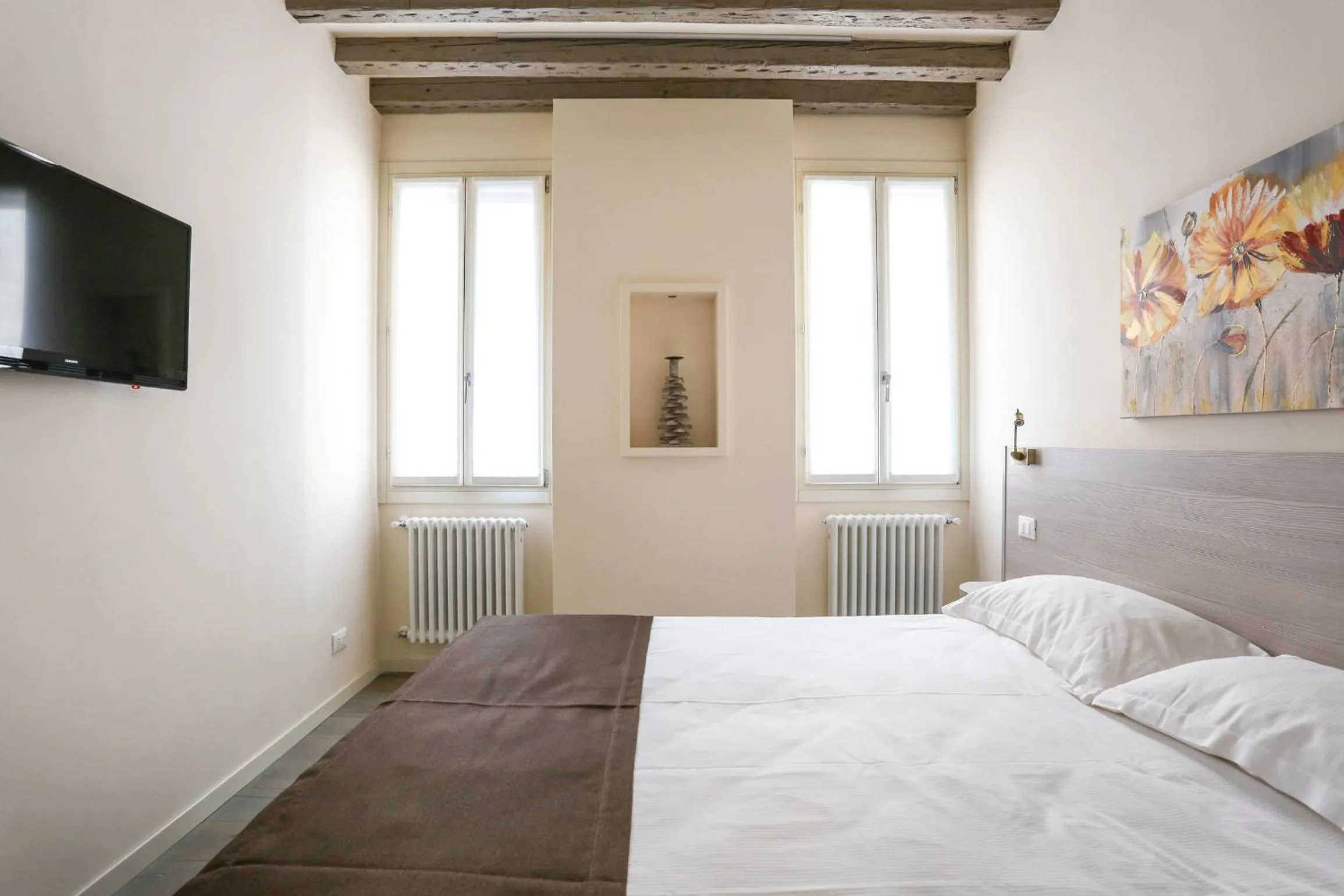 Bed in Rialto Suite 1602