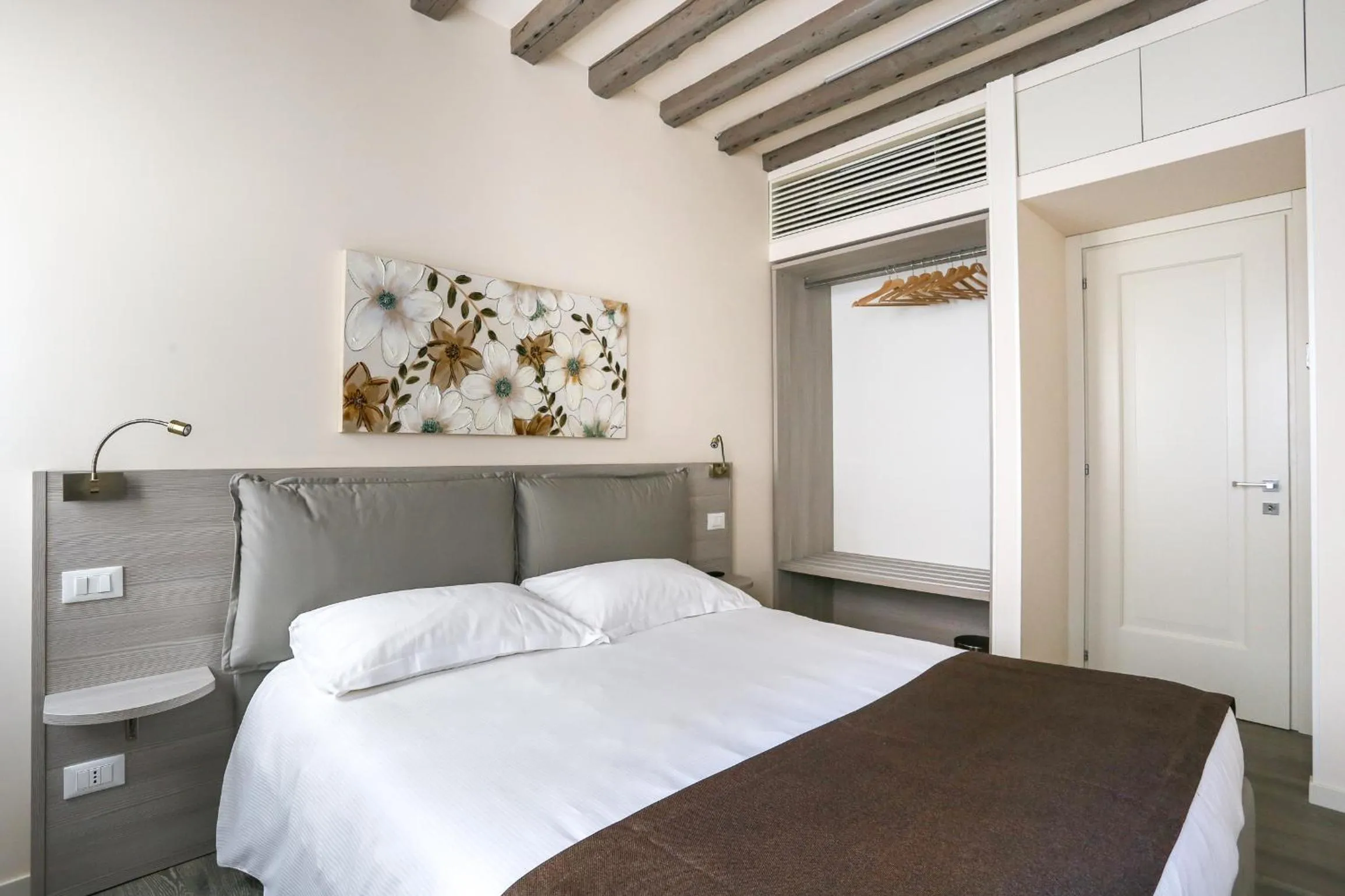 Bed in Rialto Suite 1602
