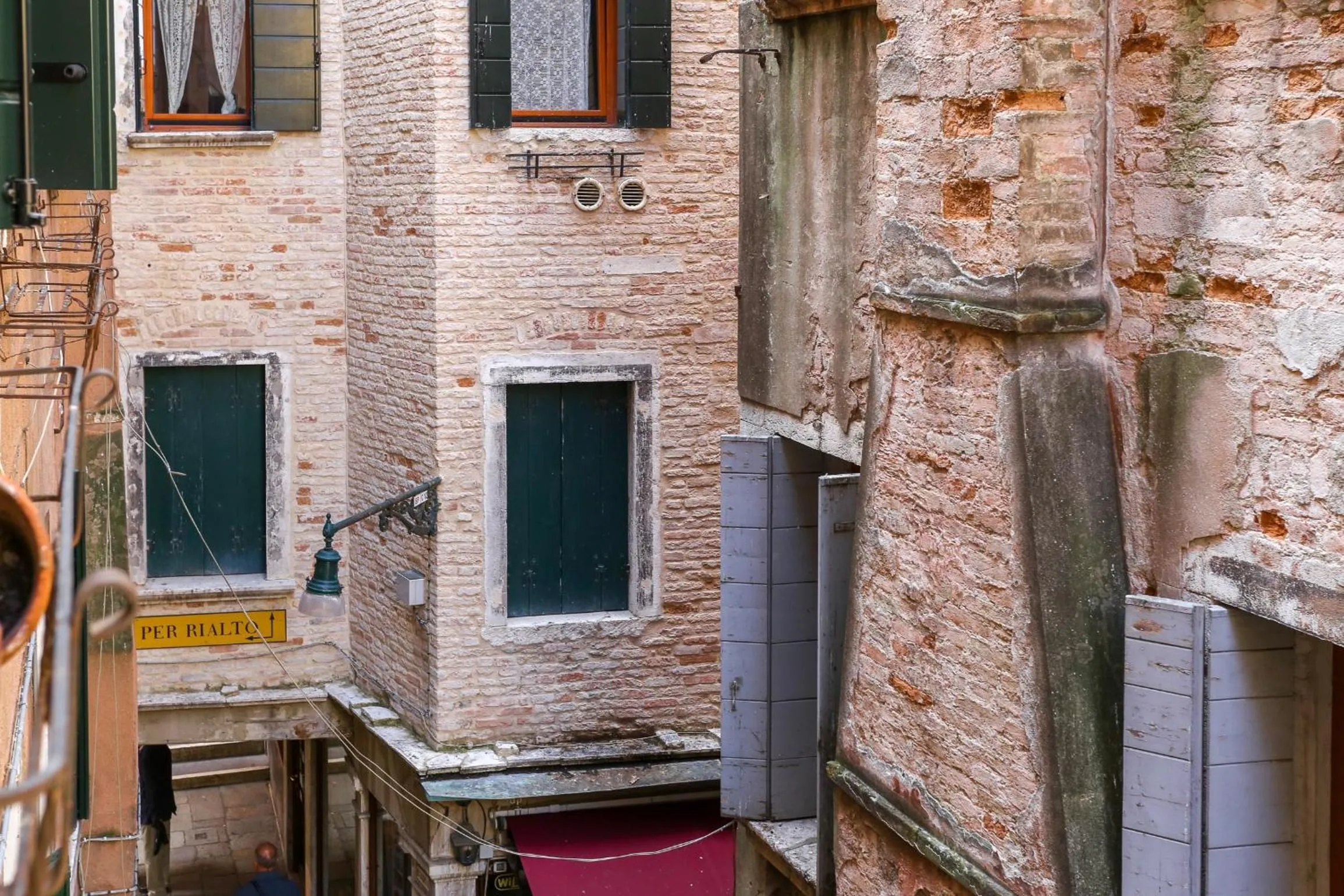 Property building in Rialto Suite 1602