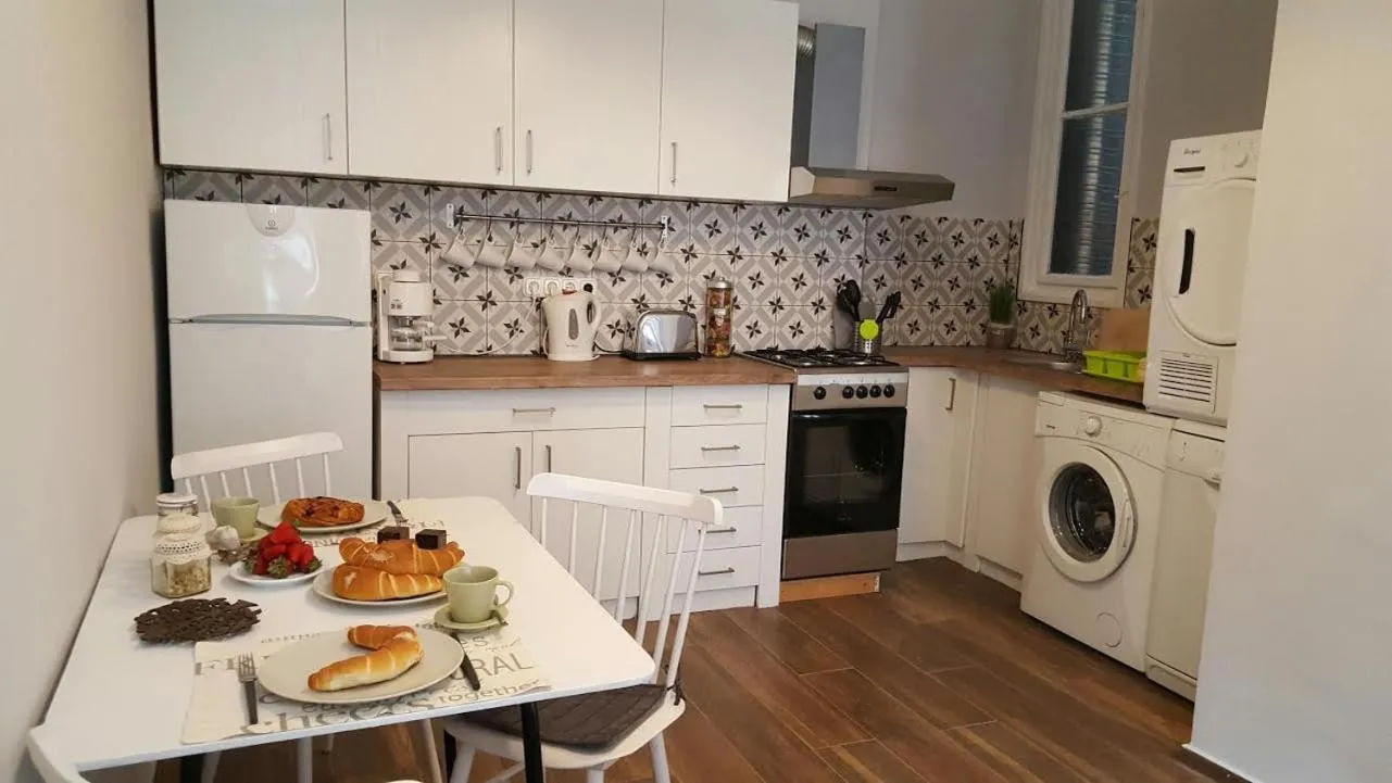 Hello Tourist Flat