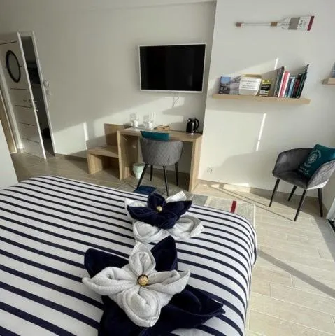 Bed in Mon petit coin de Bretagne