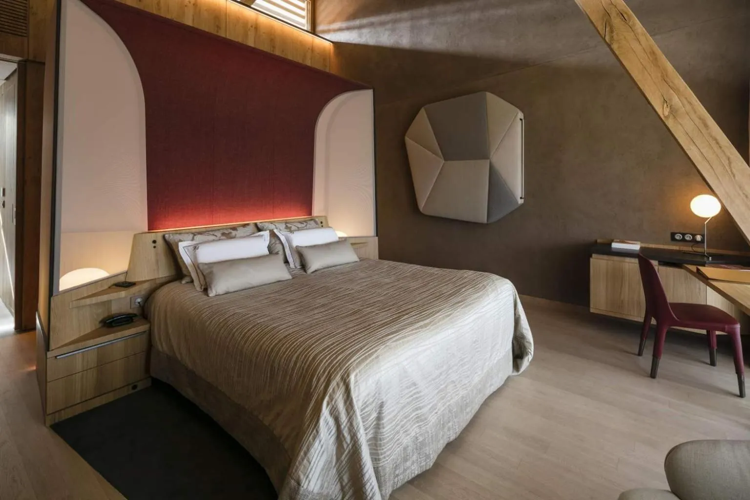 Photo of the whole room, Bed in Hotel des Berges, Restaurant Gastronomique & Spa