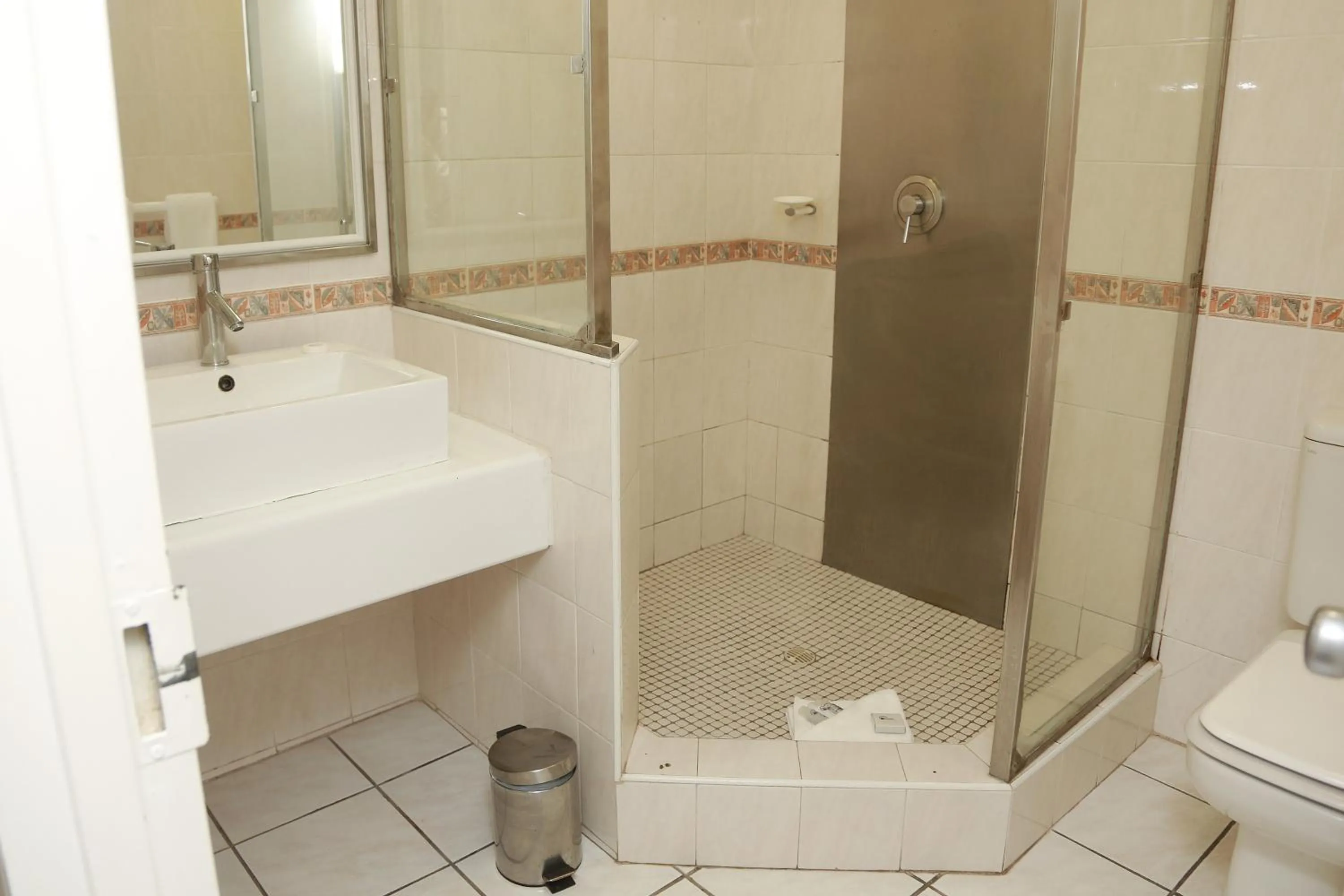 Shower in Blue Lagoon Hotel and Conference Centre