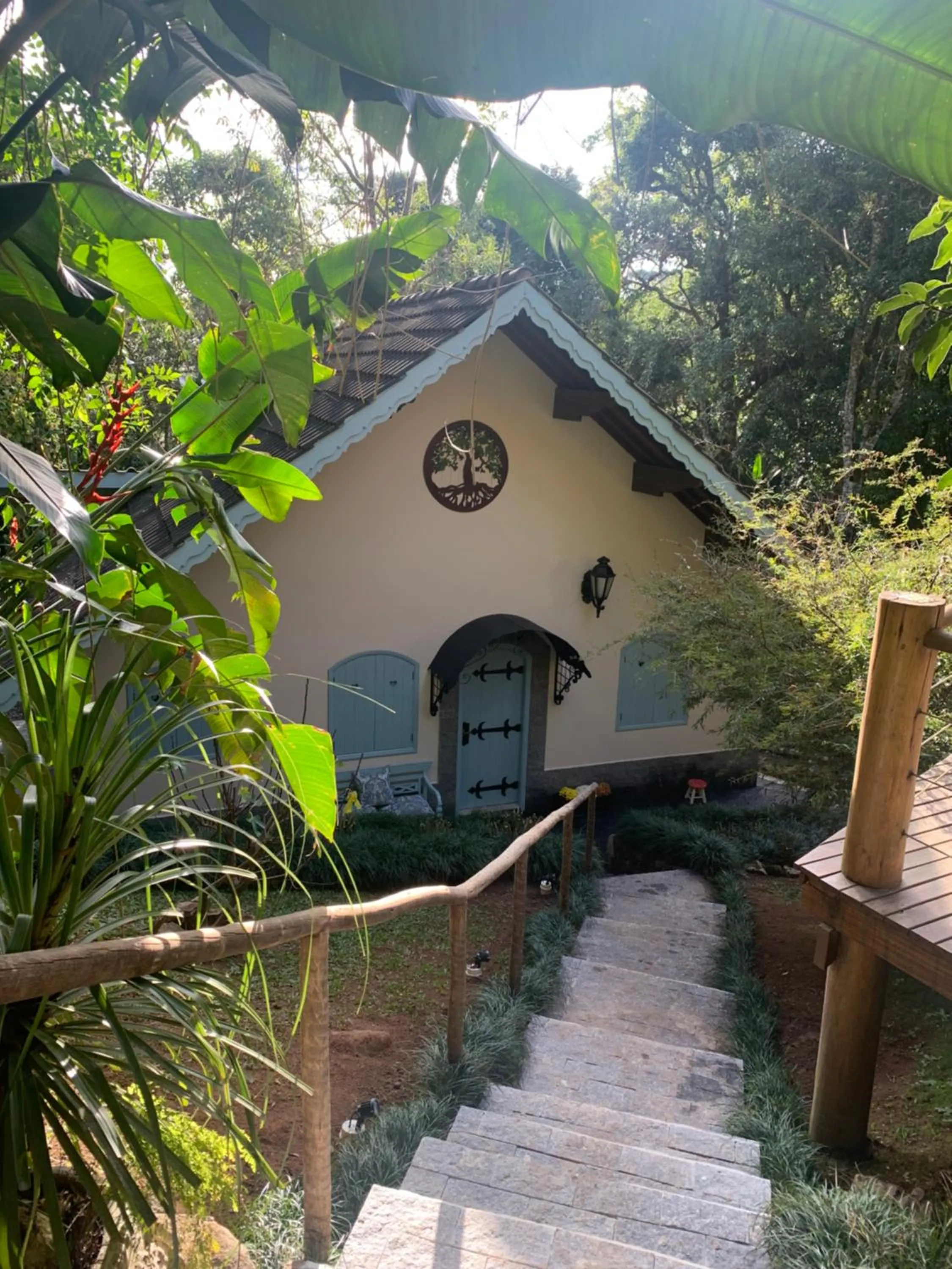 Property building in Hospedagem Casadalee chalé com piscina privativa aquecida e Apartamento sem piscina