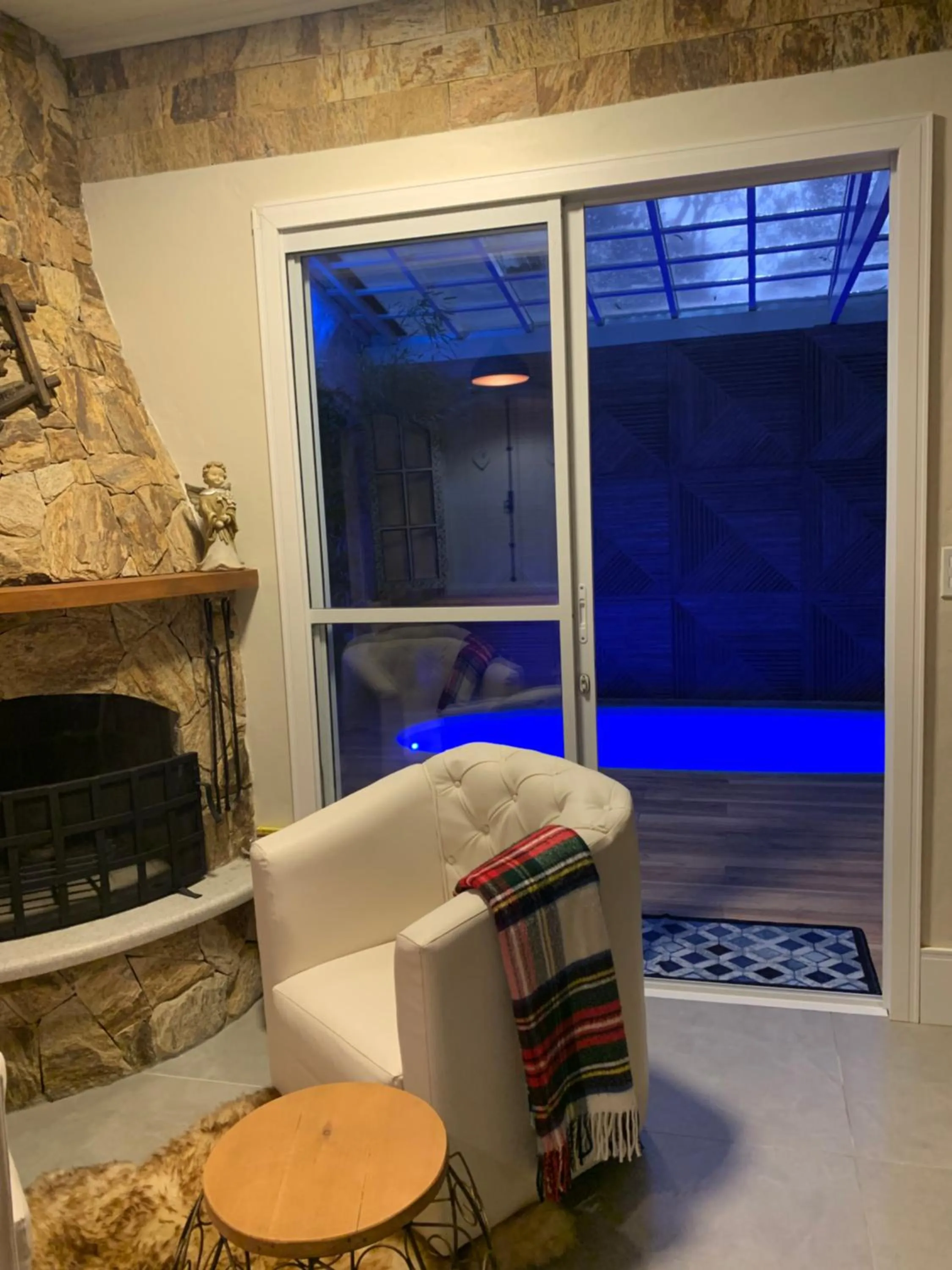 Solarium in Hospedagem Casadalee chalé com piscina privativa aquecida e Apartamento sem piscina