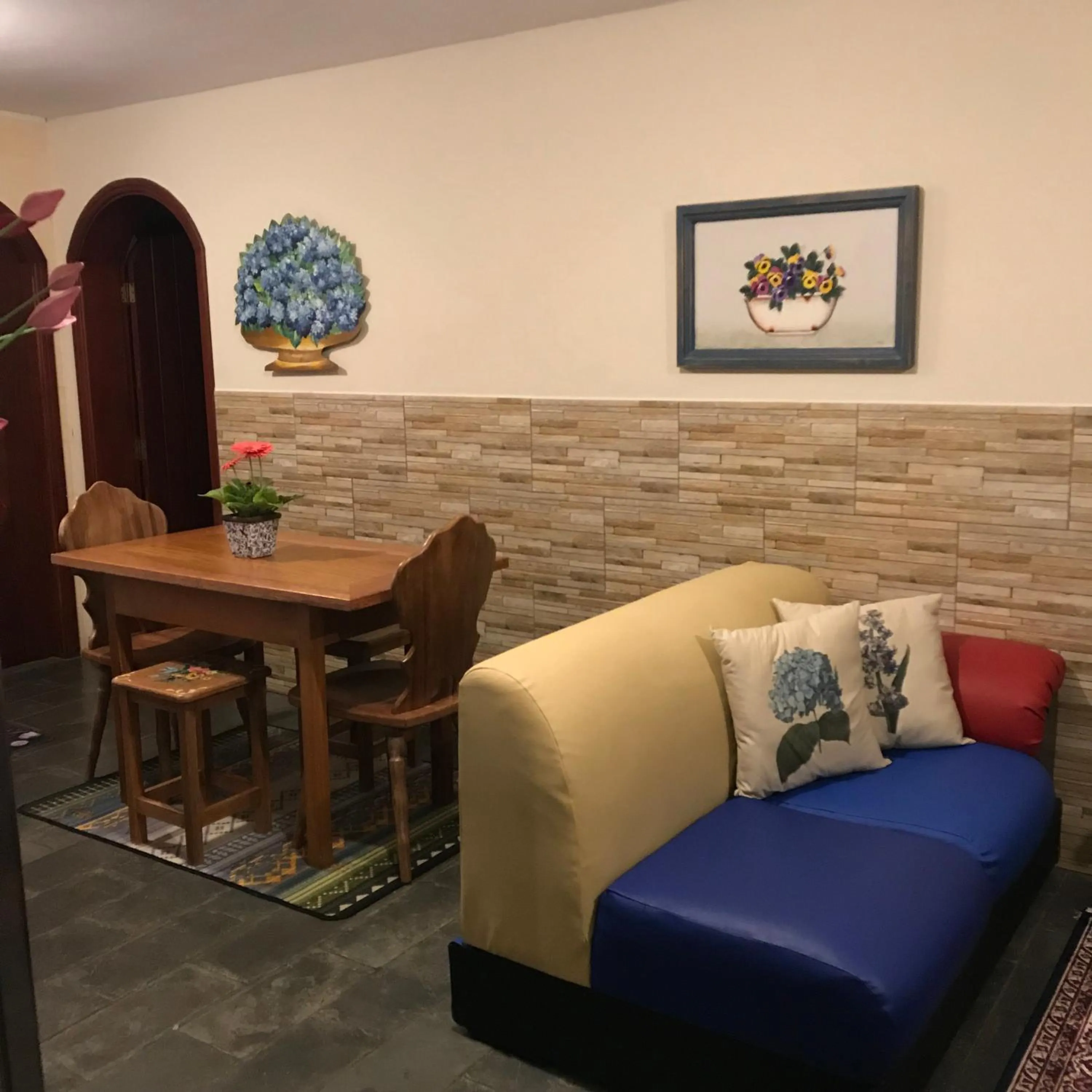 Decorative detail in Hospedagem Casadalee chalé com piscina privativa aquecida e Apartamento sem piscina