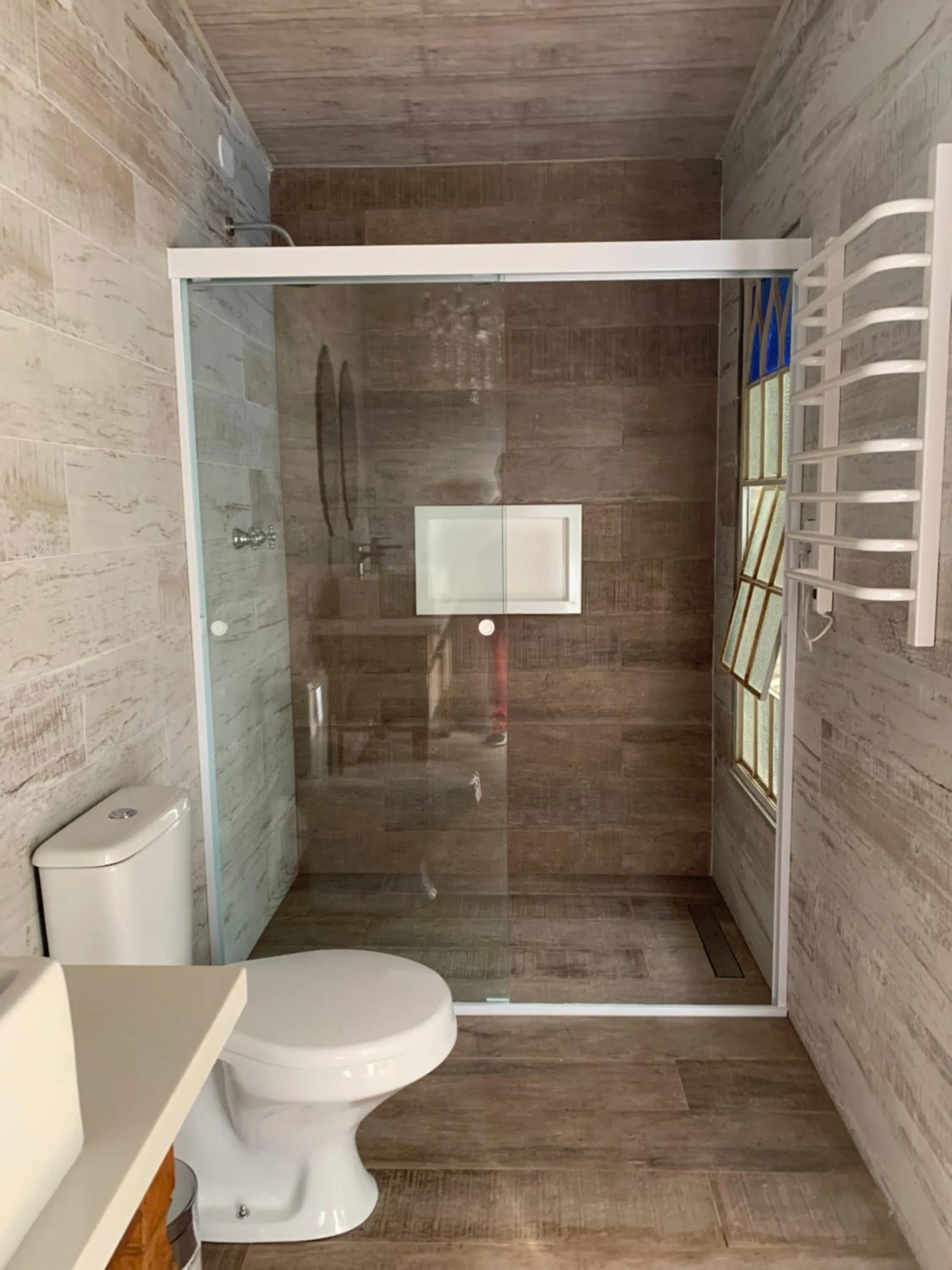 Bathroom in Hospedagem Casadalee chalé com piscina privativa aquecida e Apartamento sem piscina