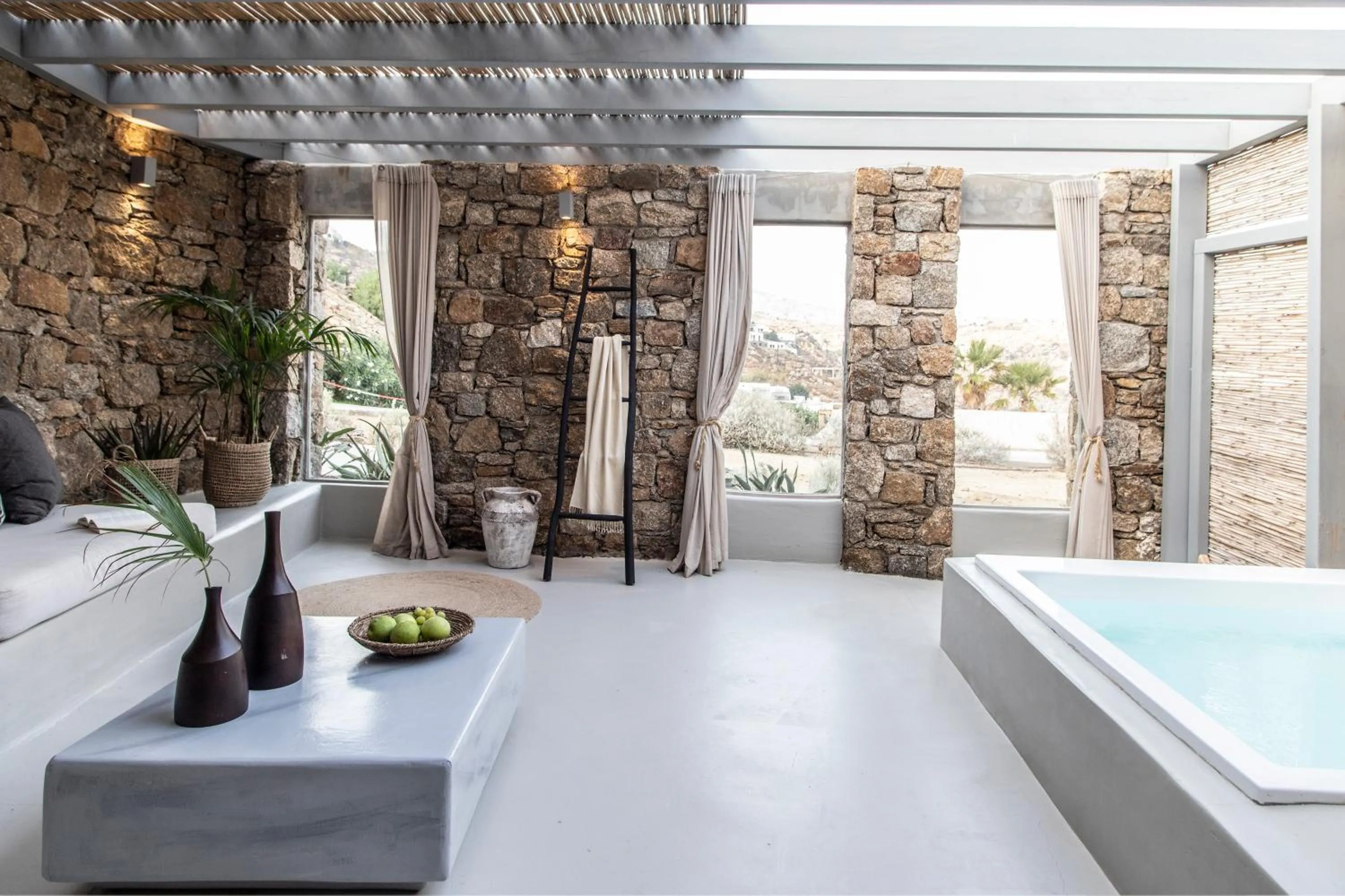 Hot Tub in Nimbus My Aktis