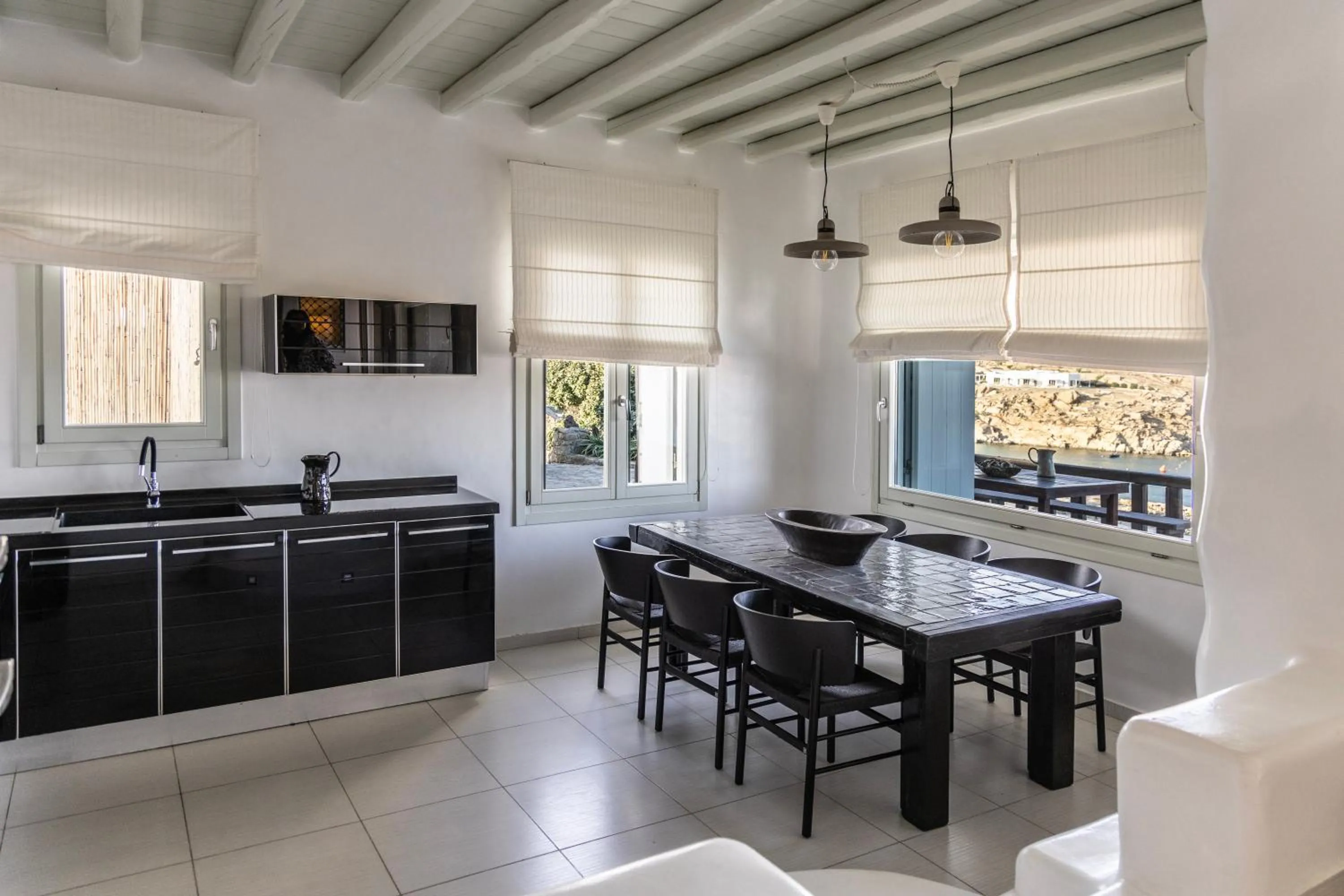 Kitchen or kitchenette in Nimbus My Aktis