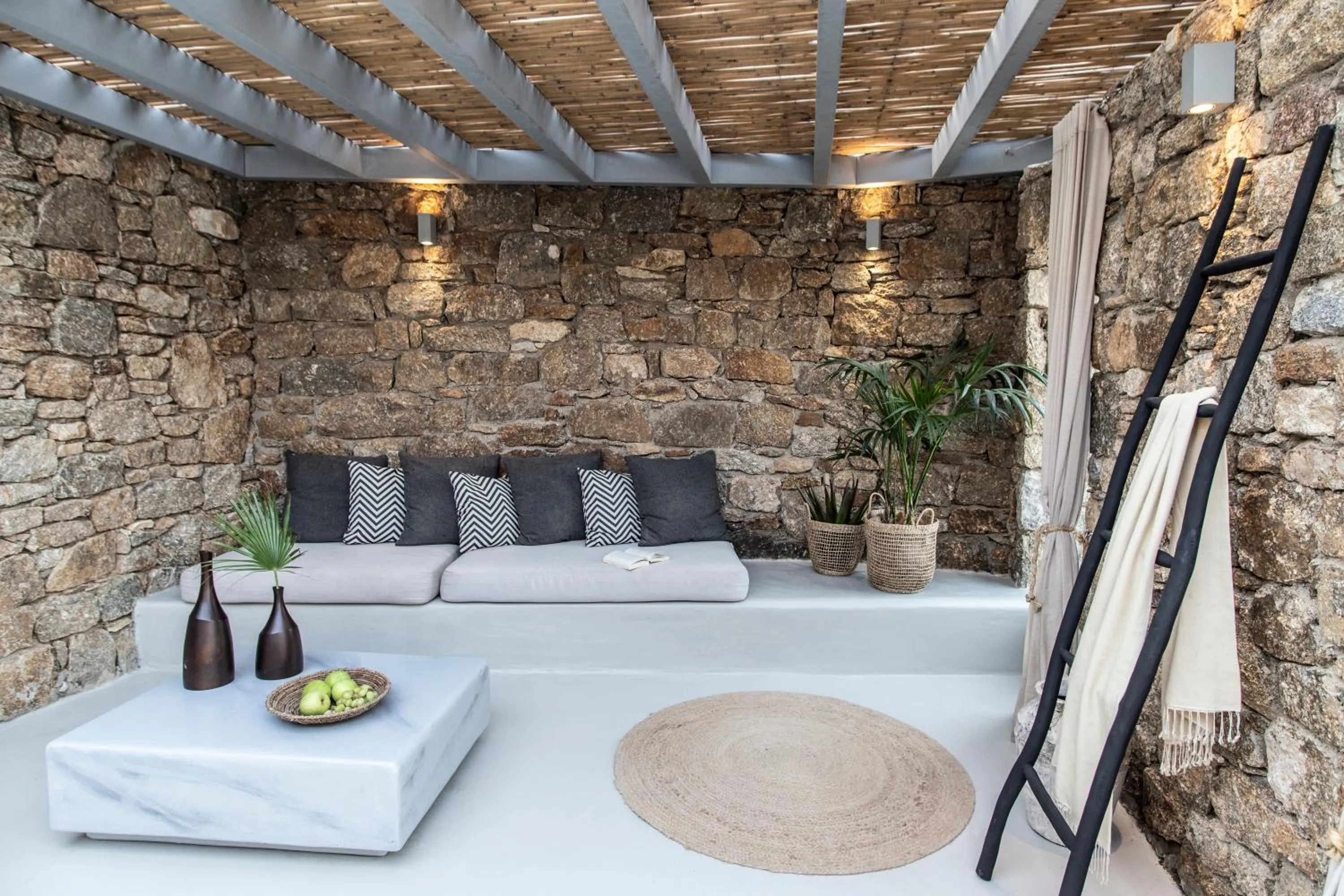 Patio in Nimbus My Aktis