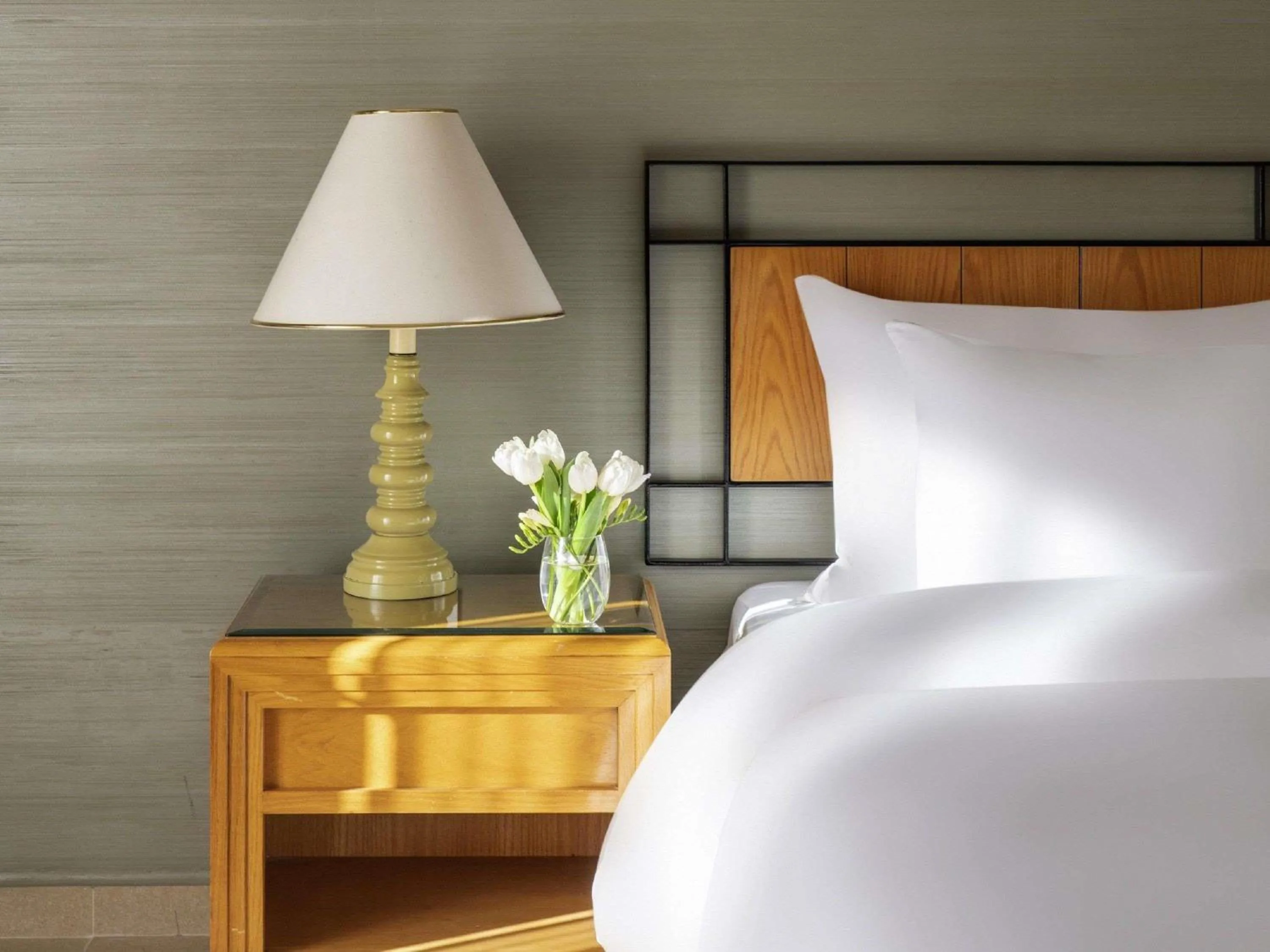 Bedroom, Bed in Grand Mercure Petra