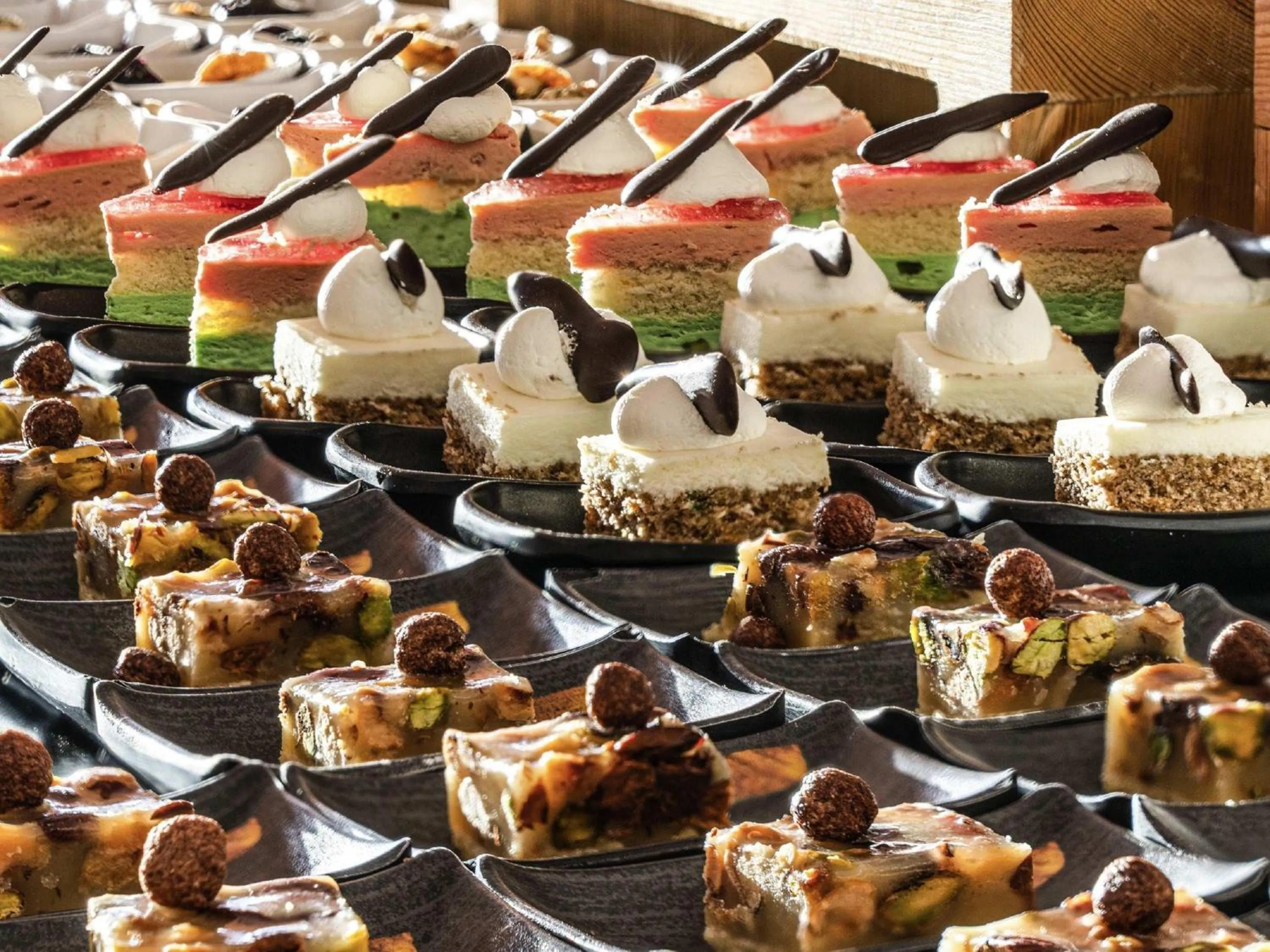 Restaurant/places to eat in Grand Mercure Petra