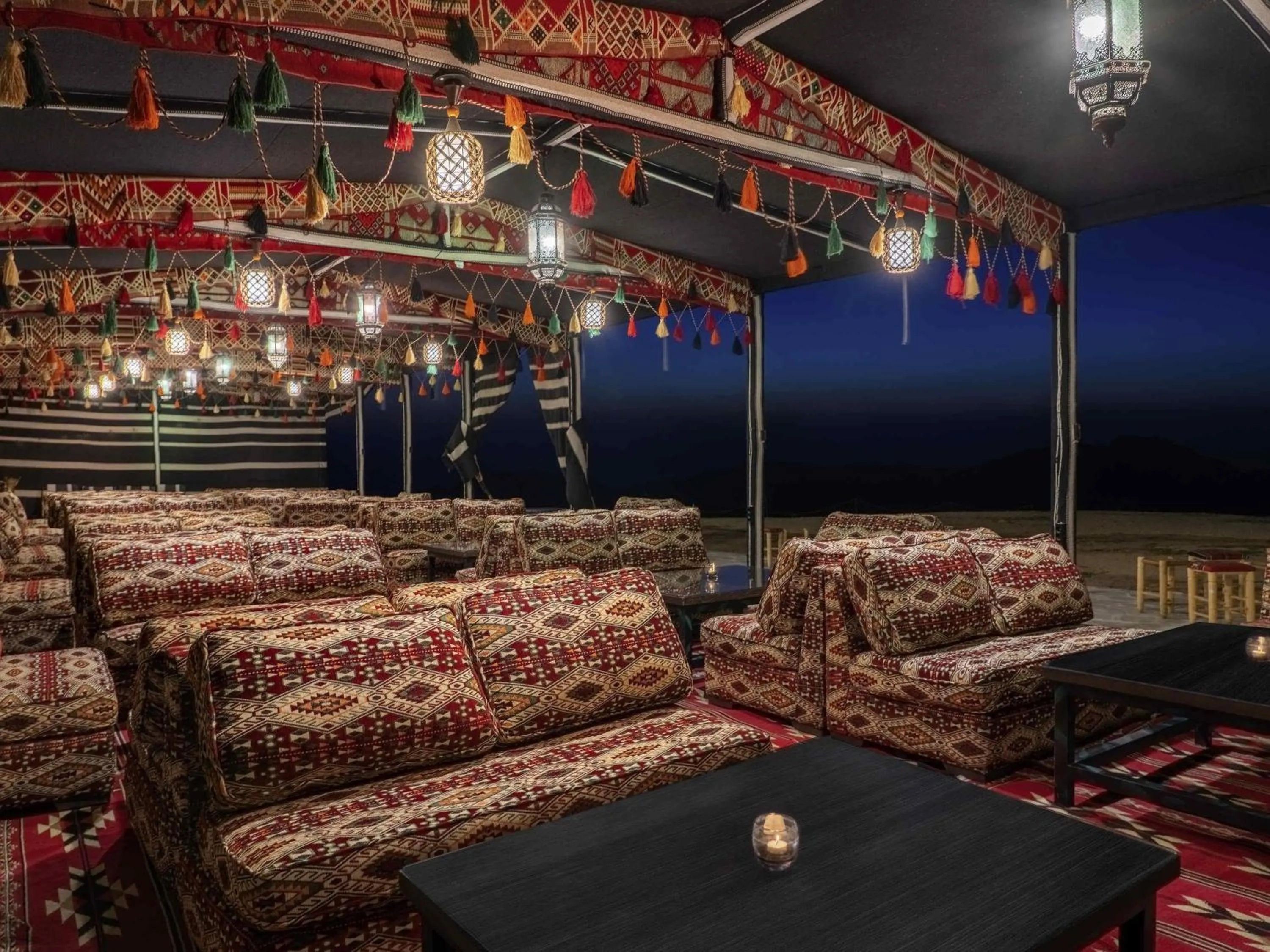 Restaurant/places to eat in Grand Mercure Petra