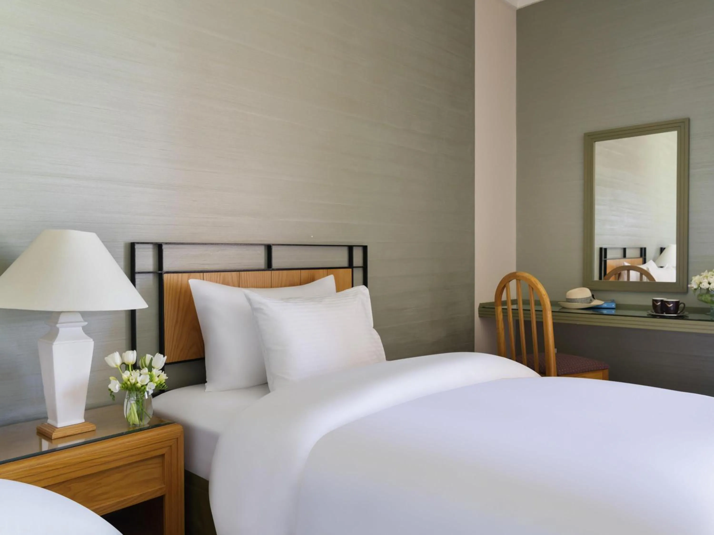 Bedroom, Bed in Grand Mercure Petra