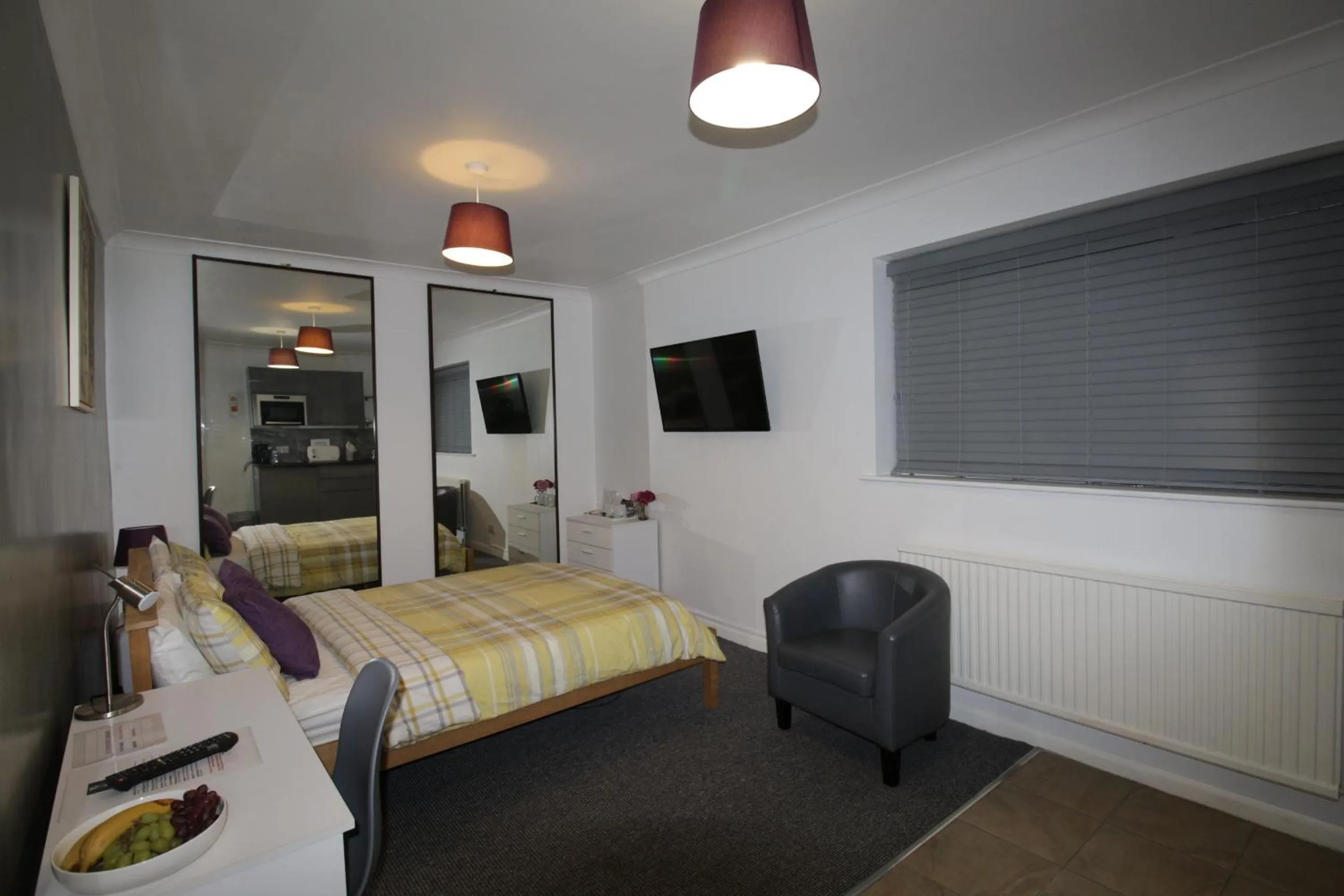 Bedroom, Bed in Tennyson