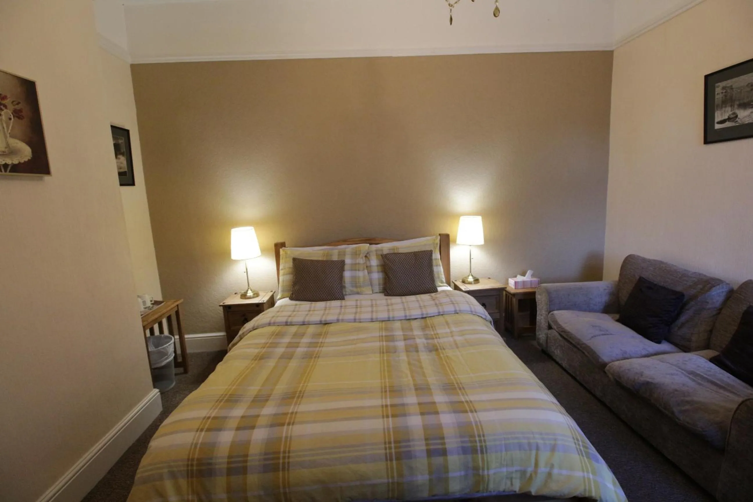 Bedroom, Bed in Tennyson