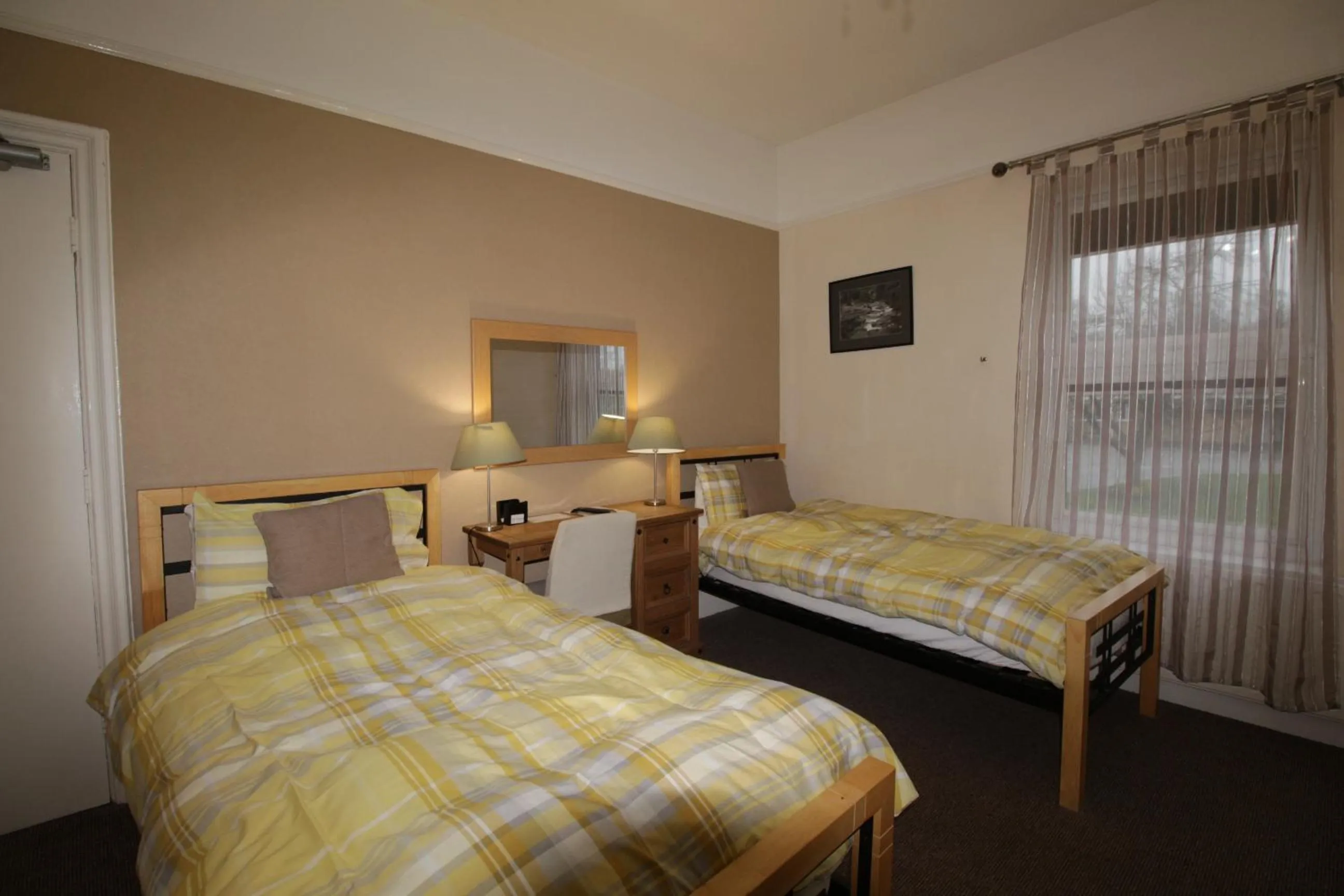 Bedroom, Bed in Tennyson