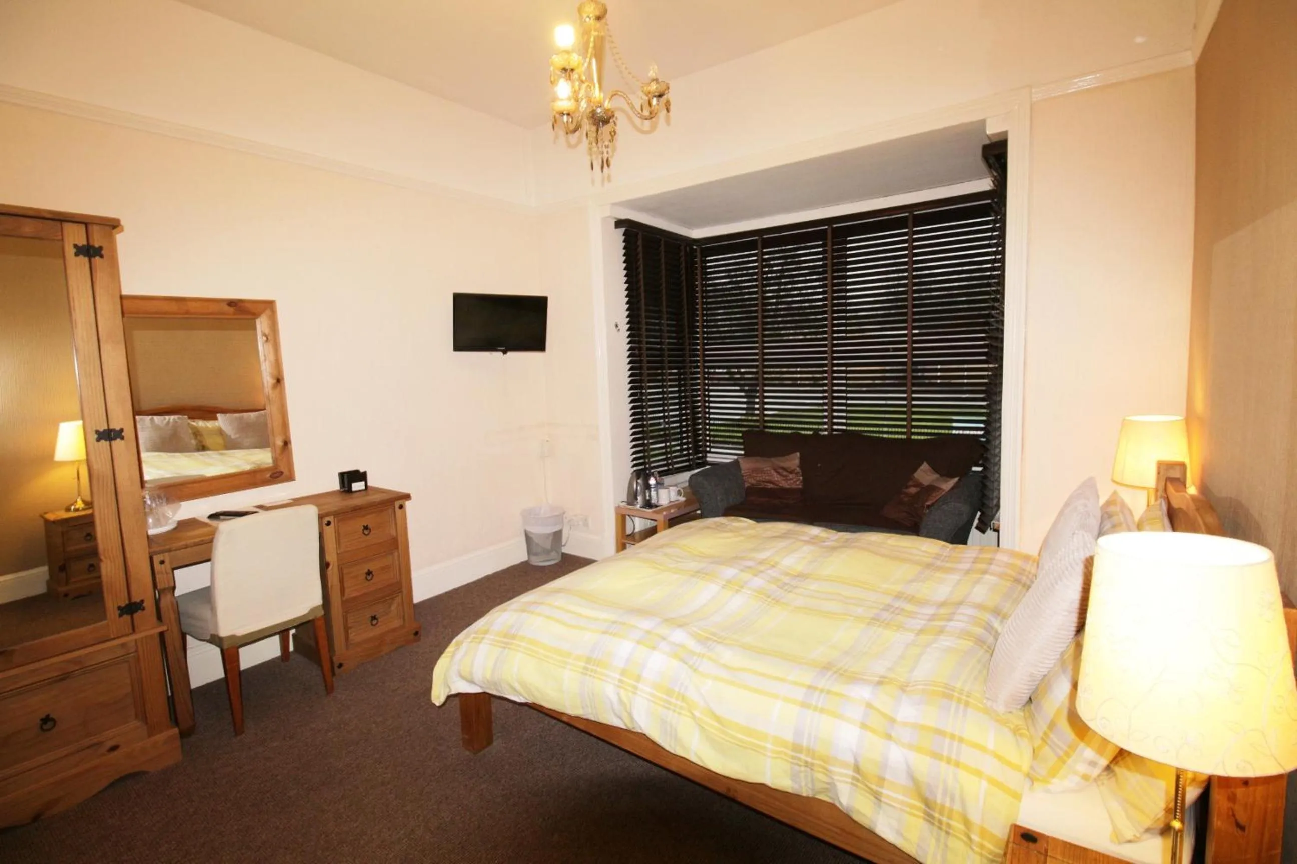 Bedroom, Bed in Tennyson