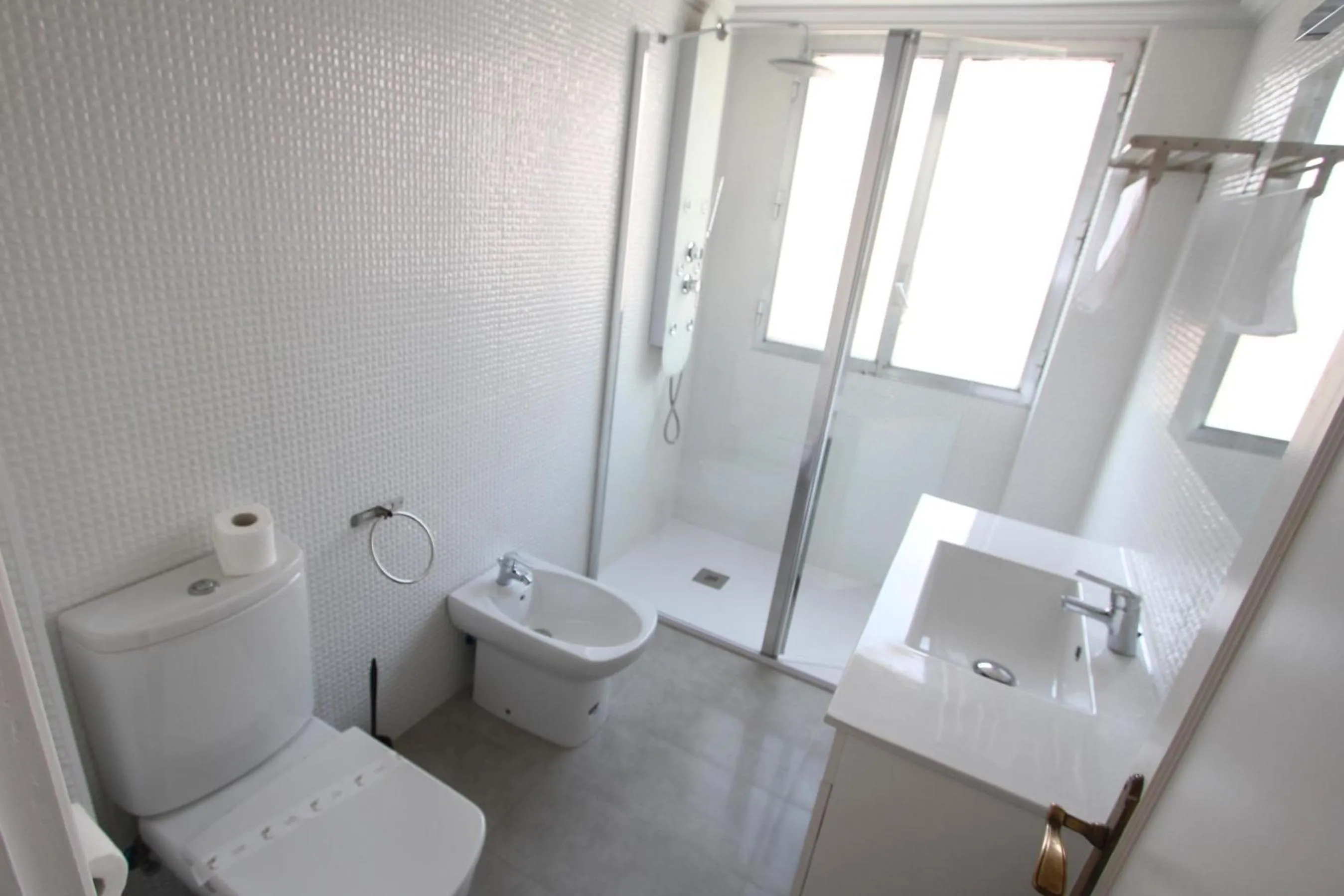 Shower in For a Stay Bello Horizonte