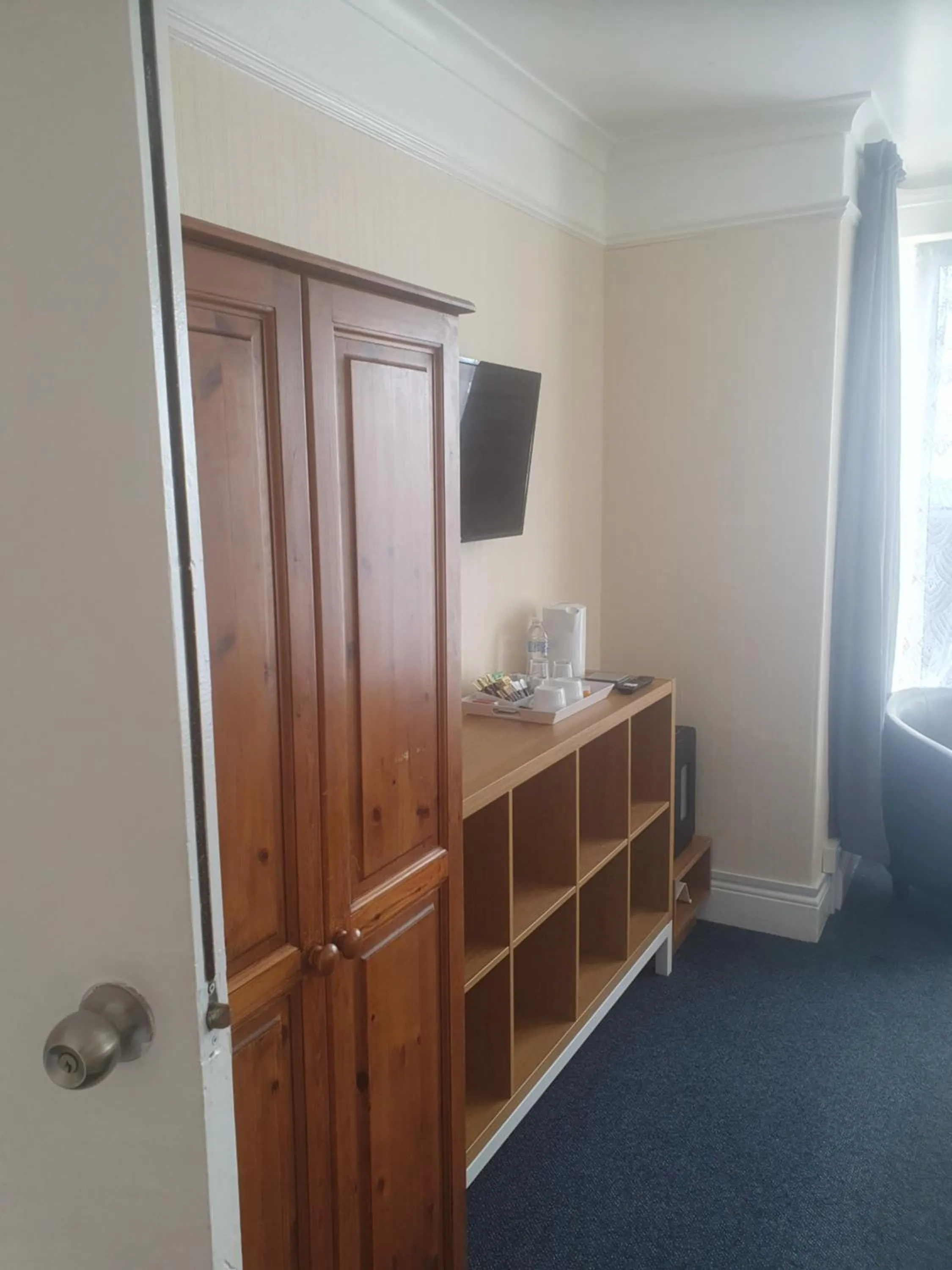 wardrobe in Smugglers Rest