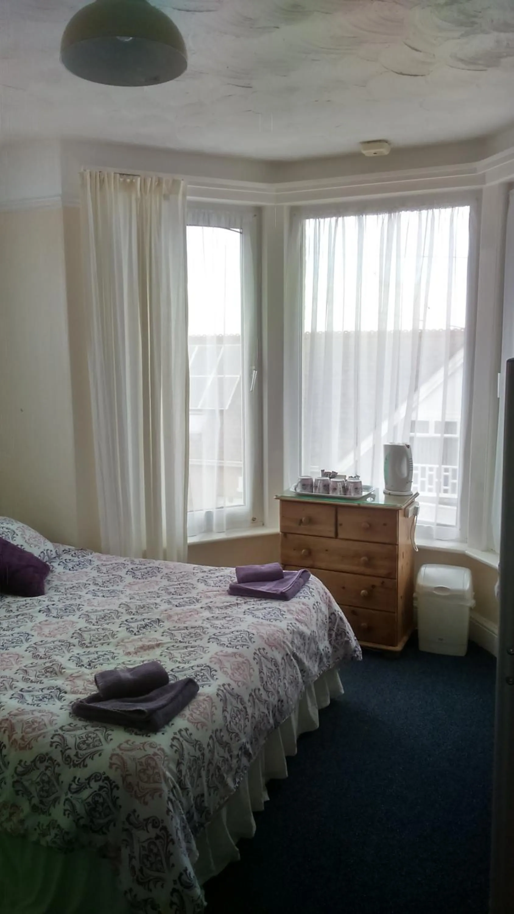 Quiet street view, Bed in Smugglers Rest