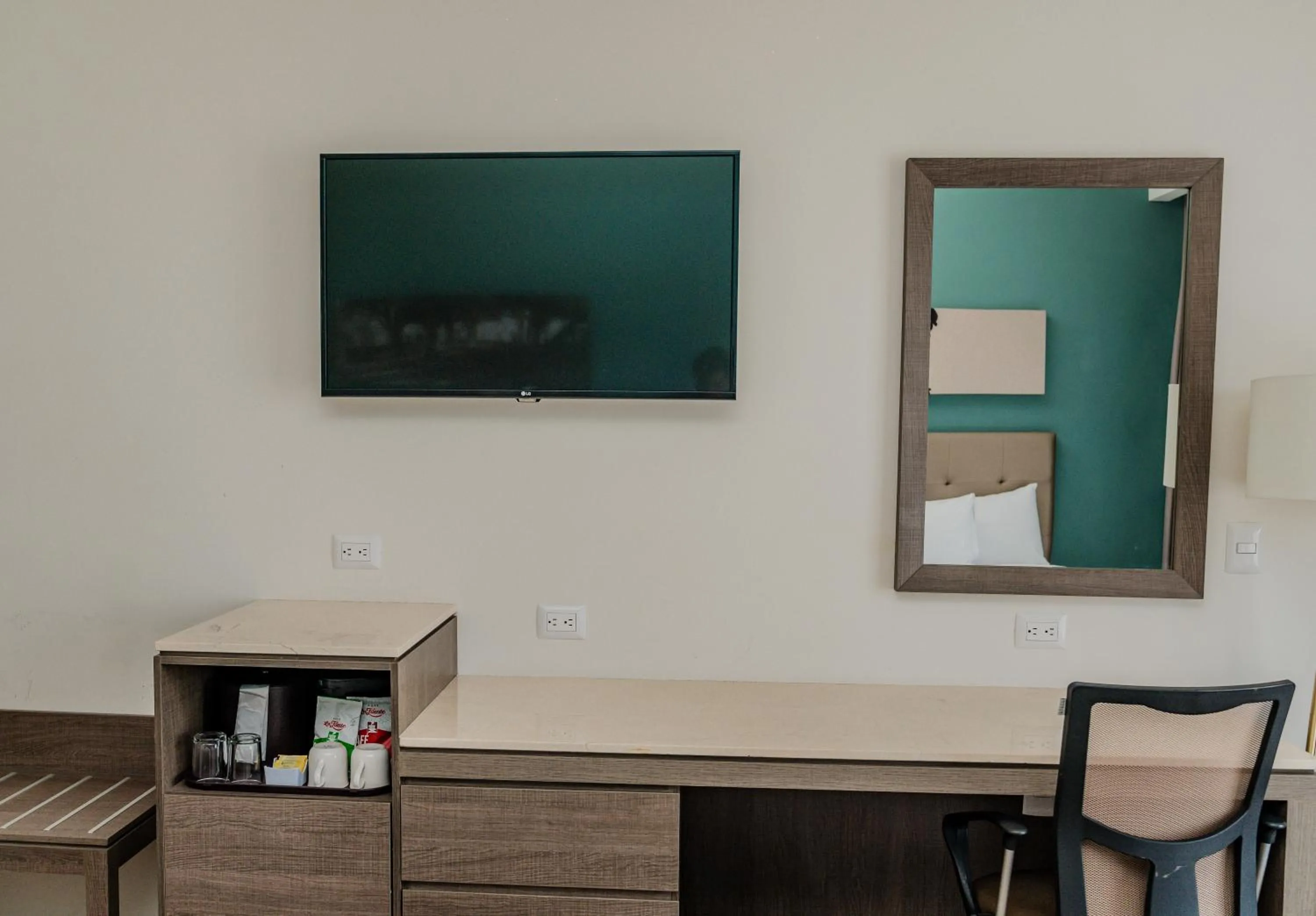 Decorative detail in Hampton Inn By Hilton Celaya